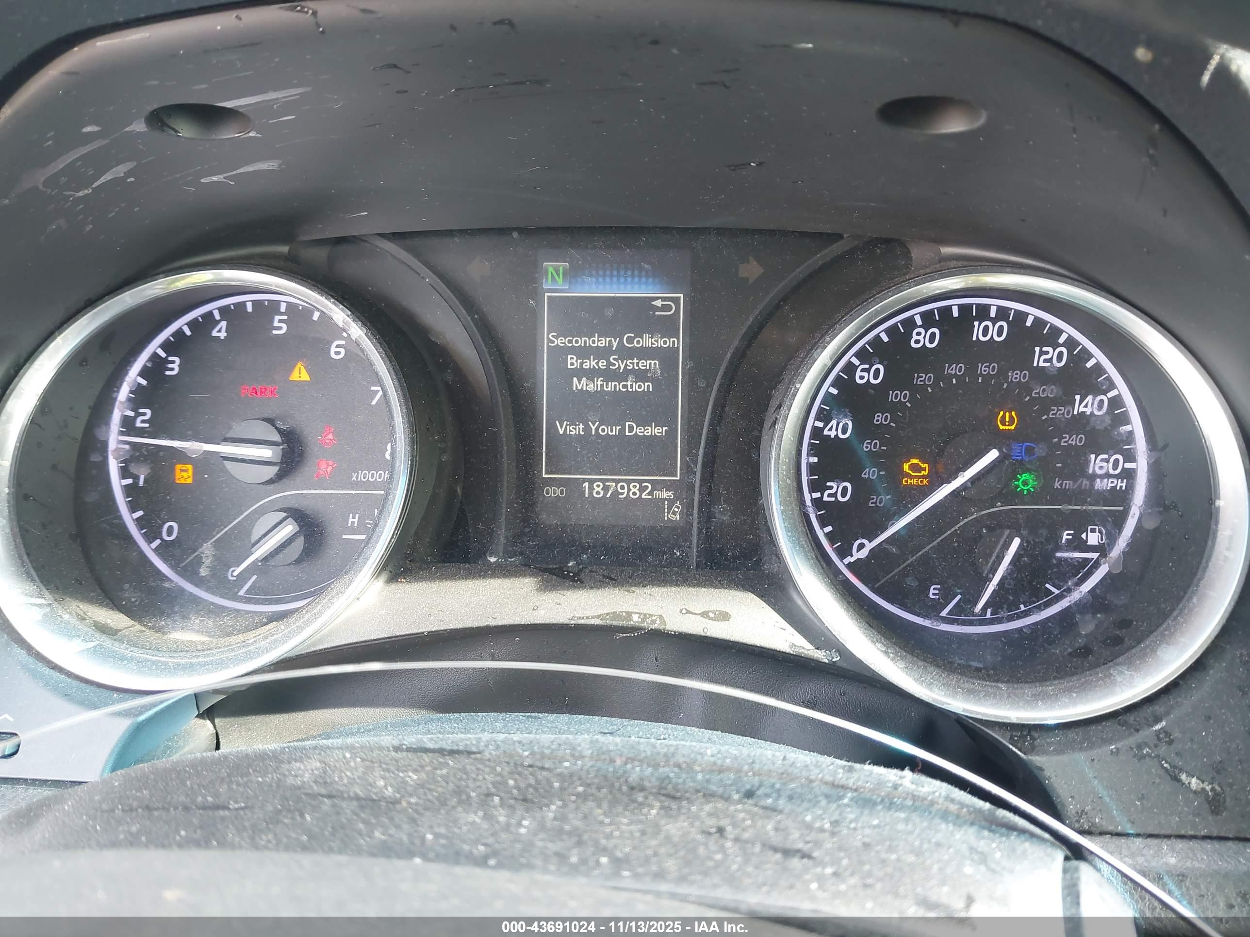 TOYOTA CAMRY image 7