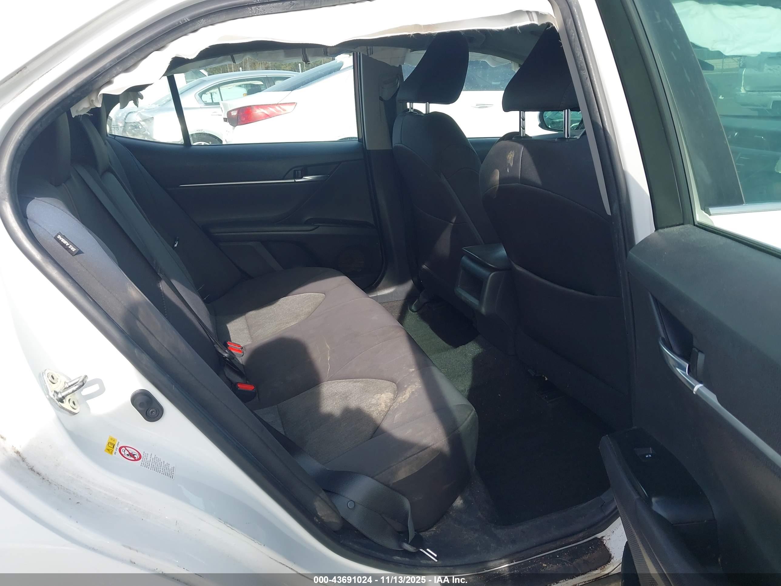 TOYOTA CAMRY image 8