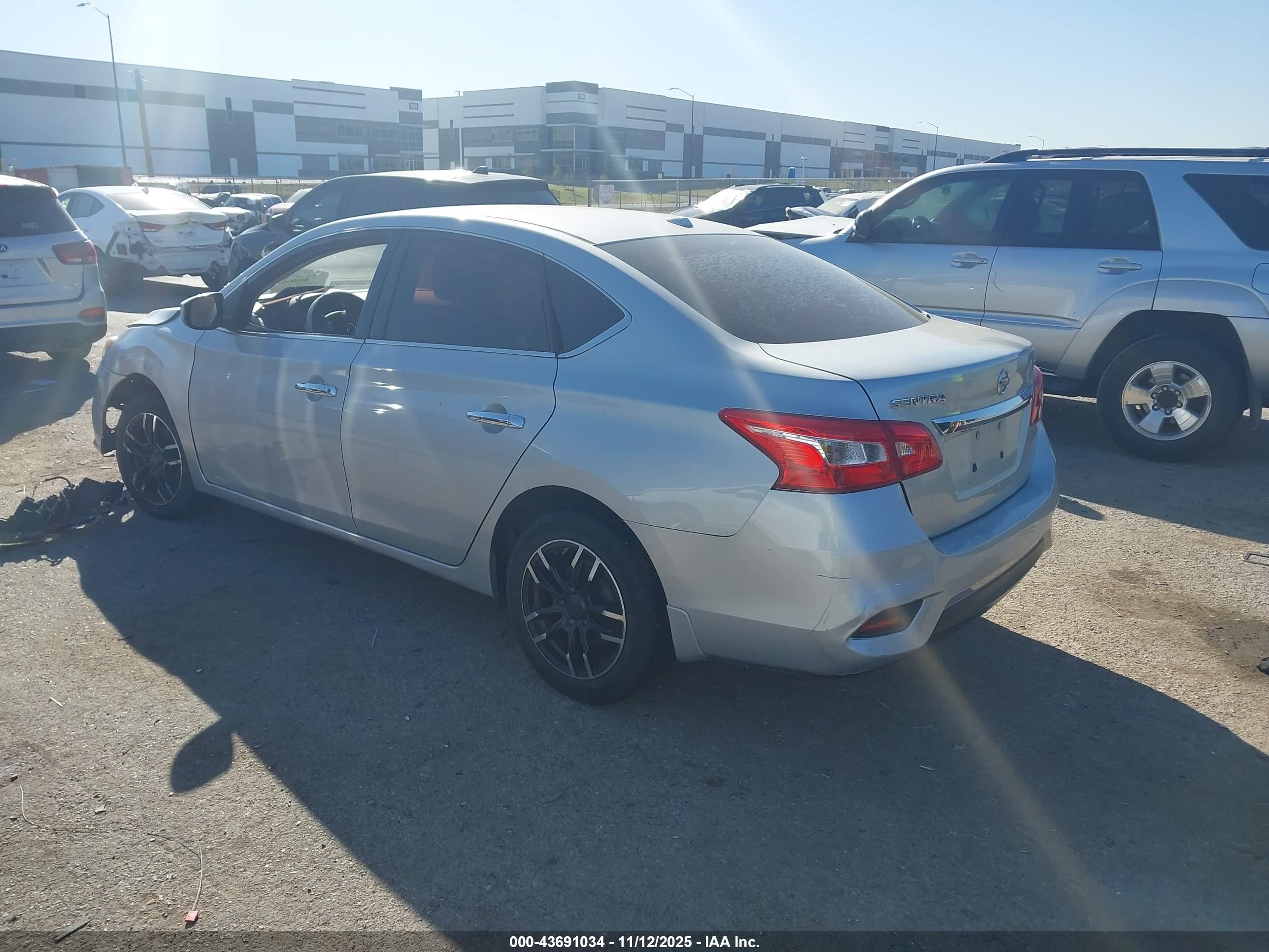 NISSAN SENTRA image 3