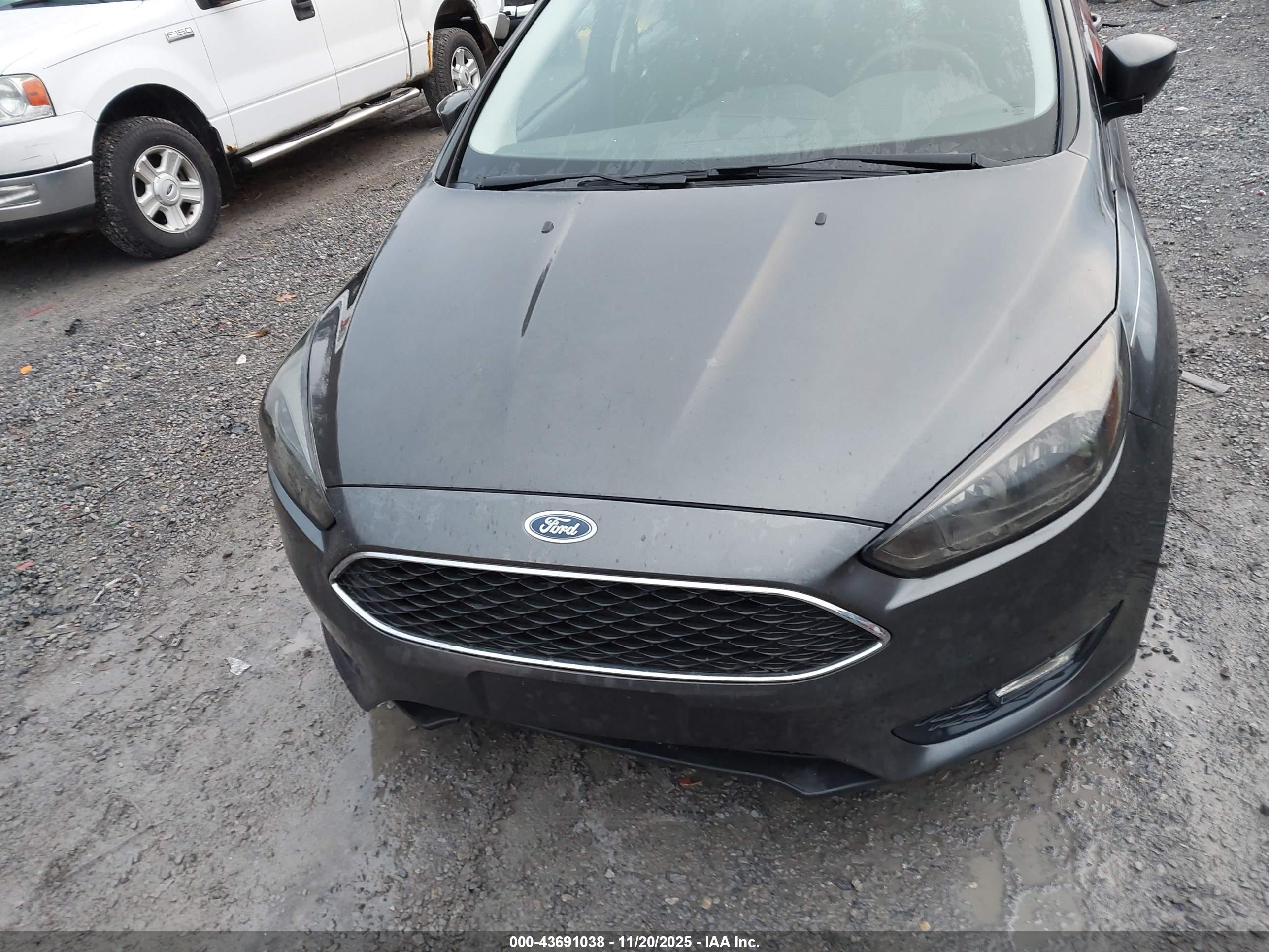 FORD FOCUS image 6