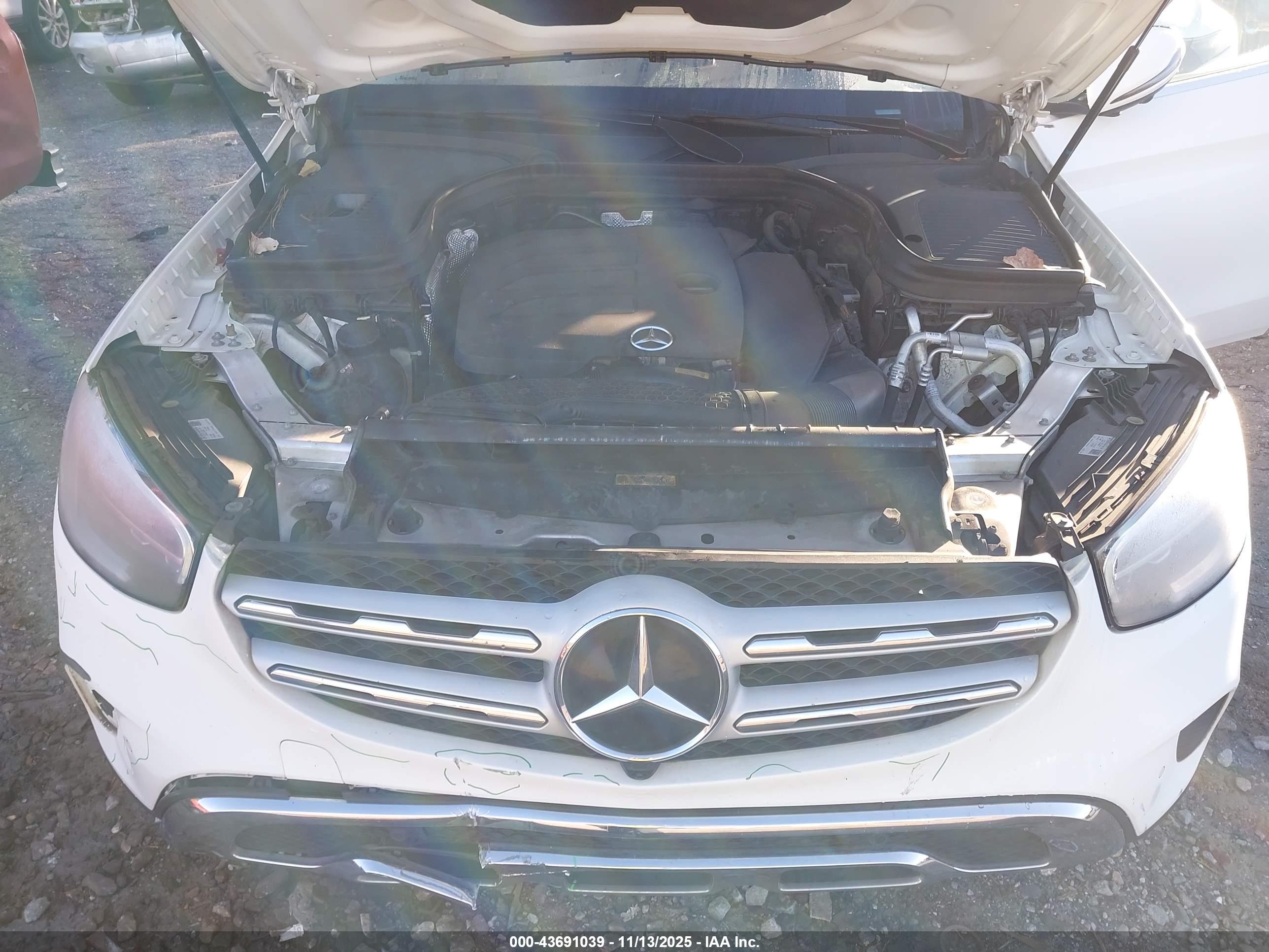 MERCEDES-BENZ GLC image 10