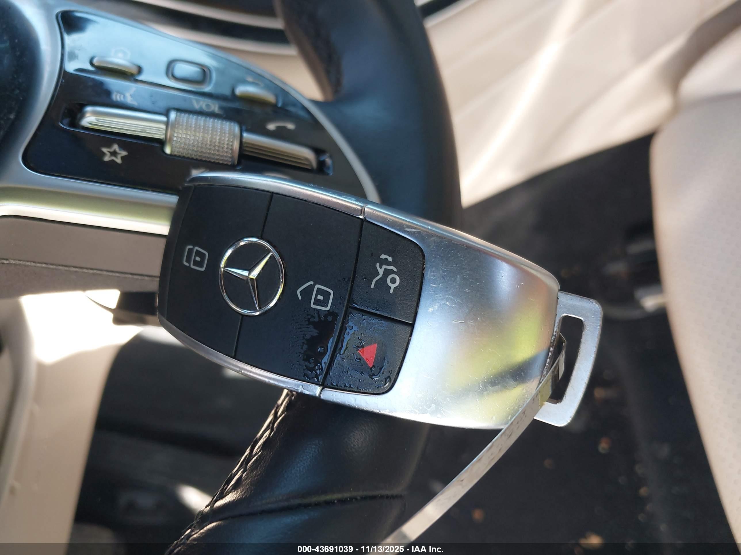 MERCEDES-BENZ GLC image 11