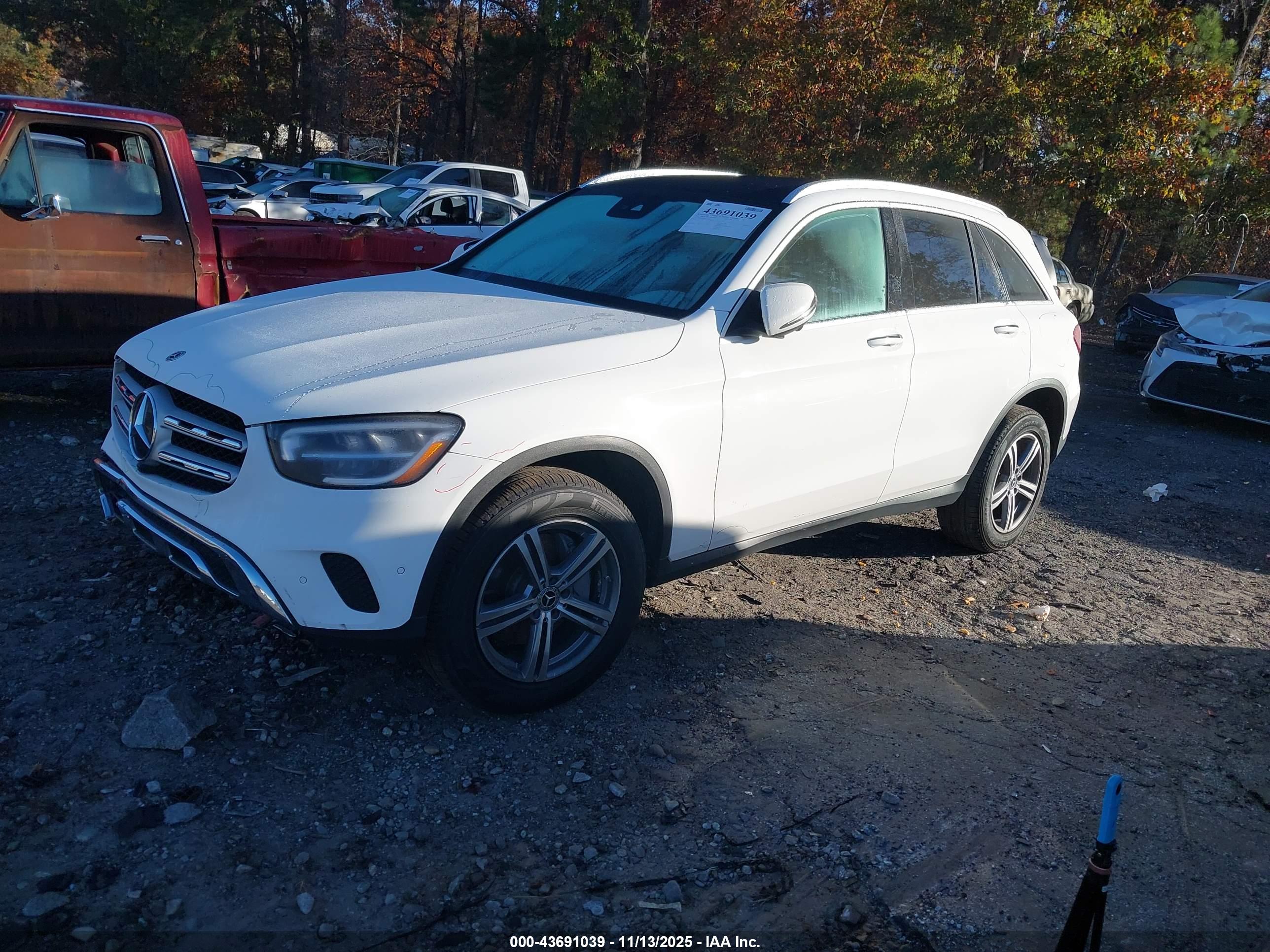 MERCEDES-BENZ GLC image 2