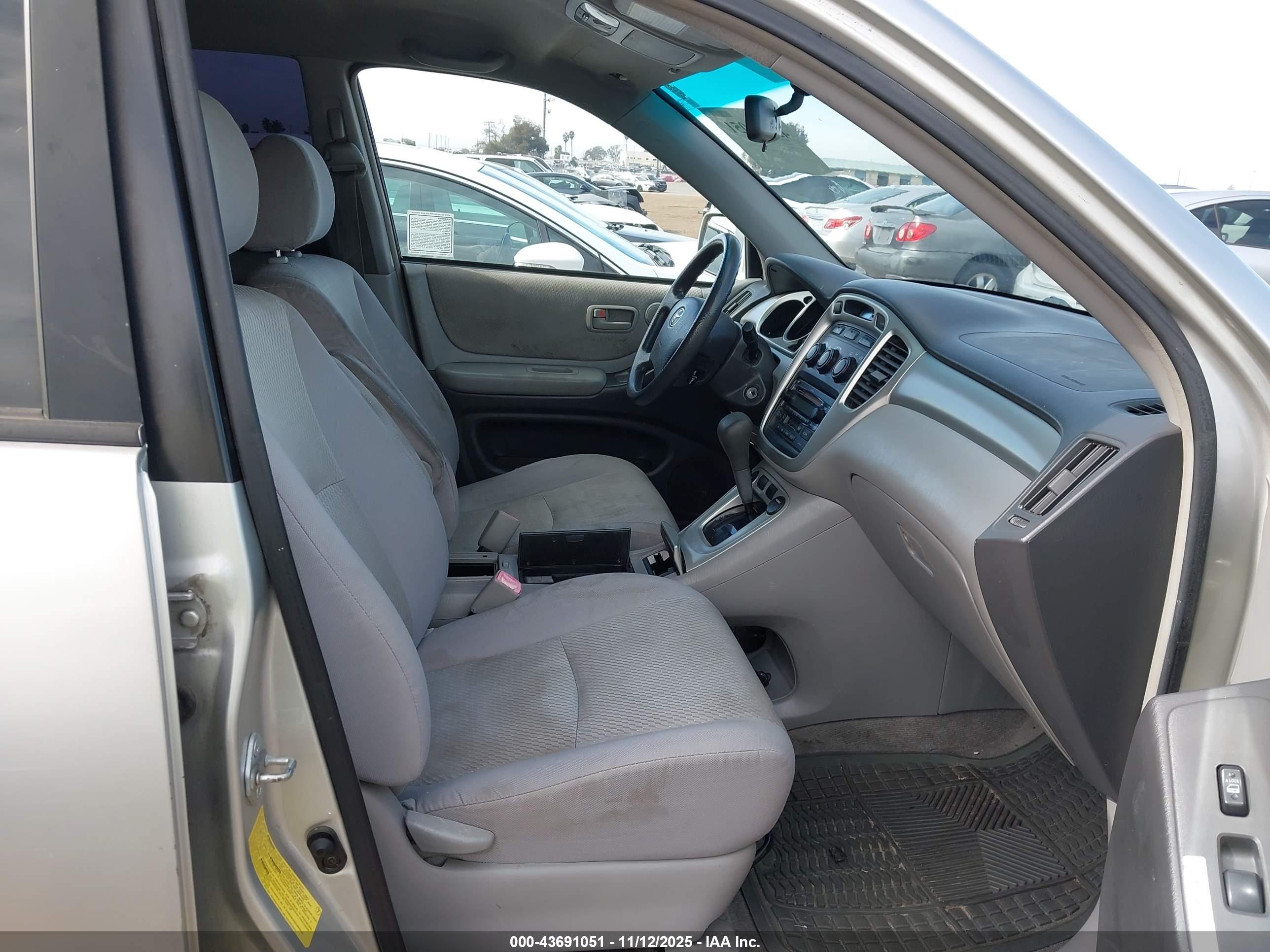 TOYOTA HIGHLANDER image 5