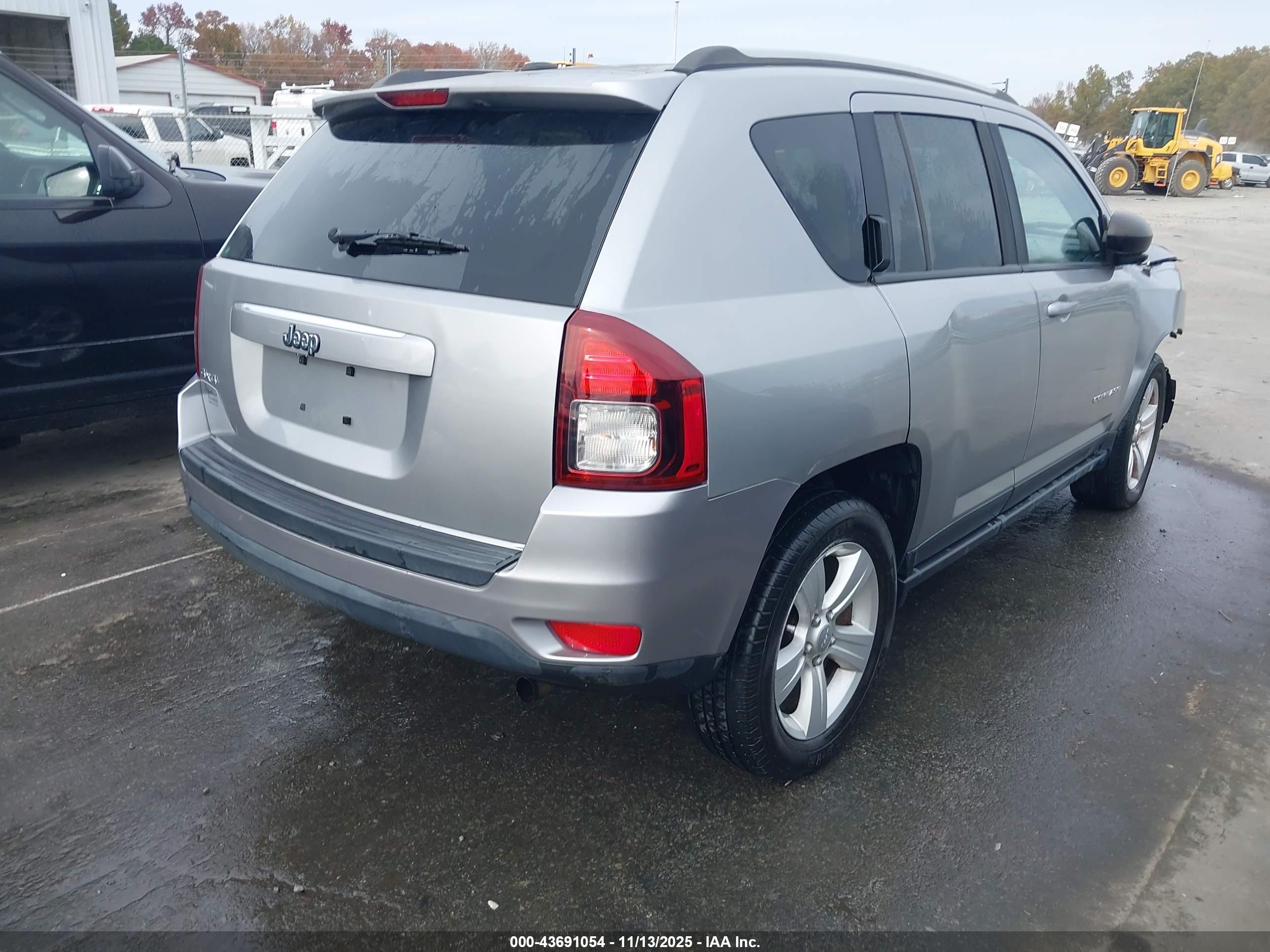 JEEP COMPASS image 4