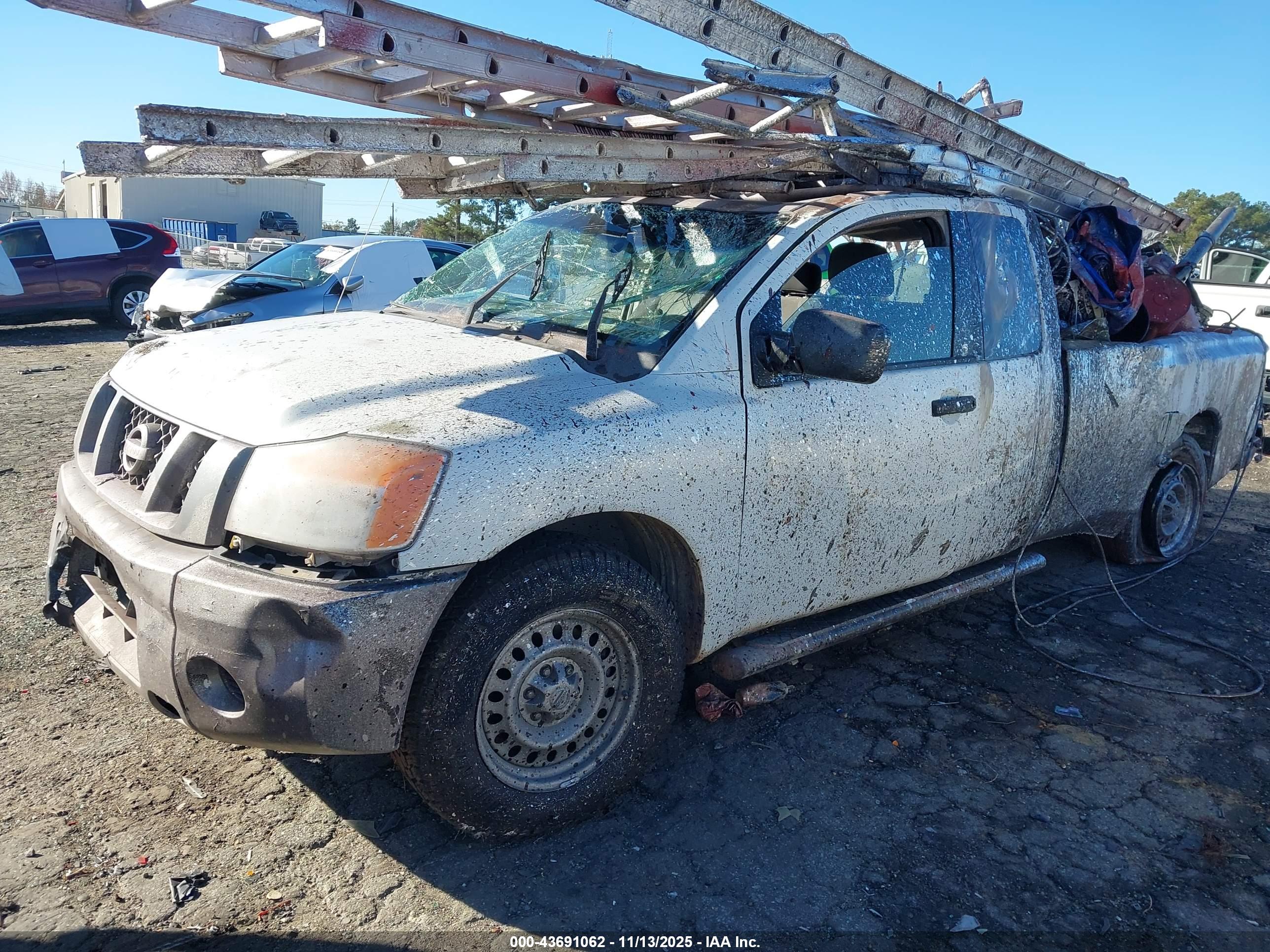 NISSAN TITAN image 2