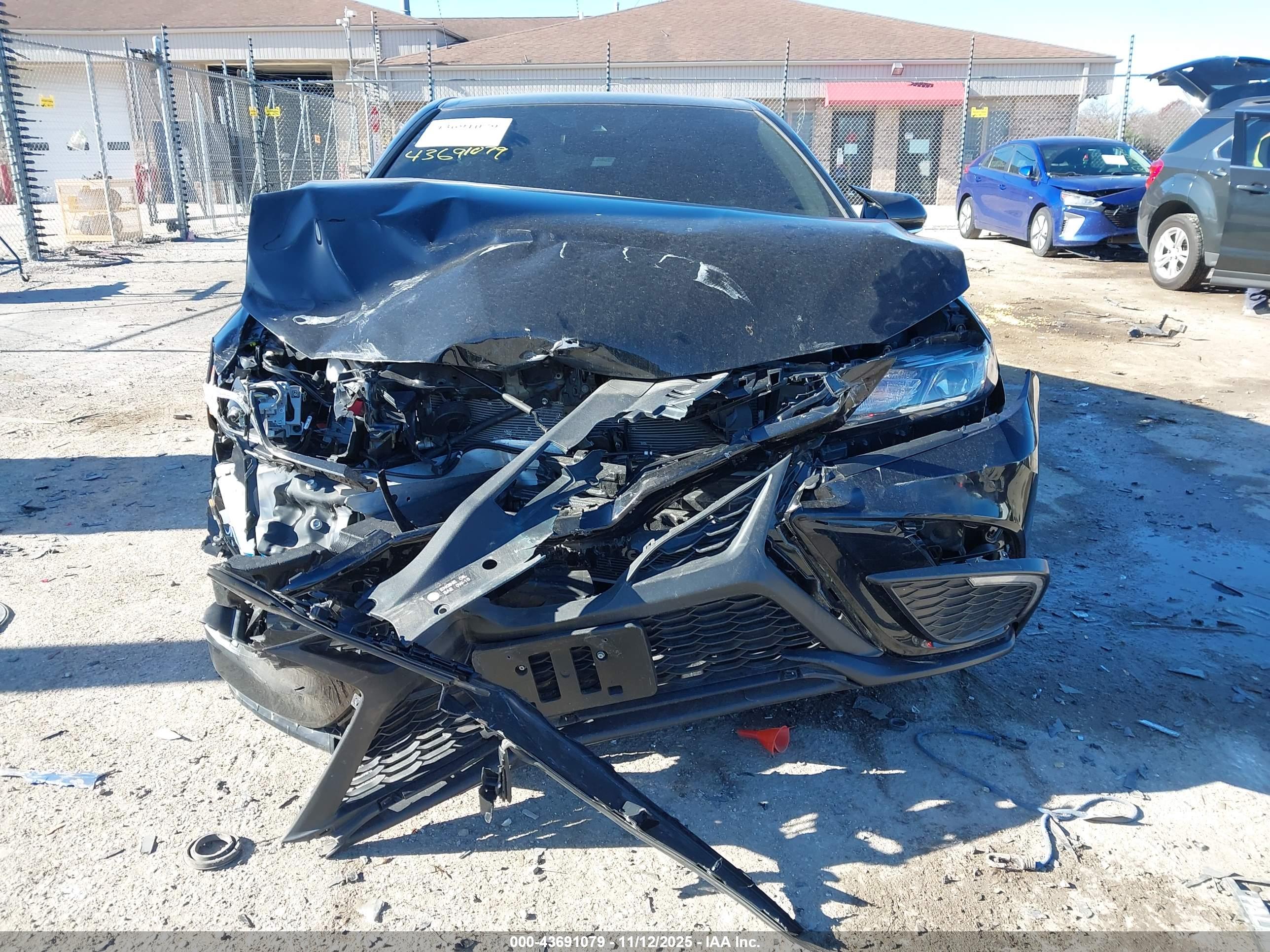 TOYOTA CAMRY image 6