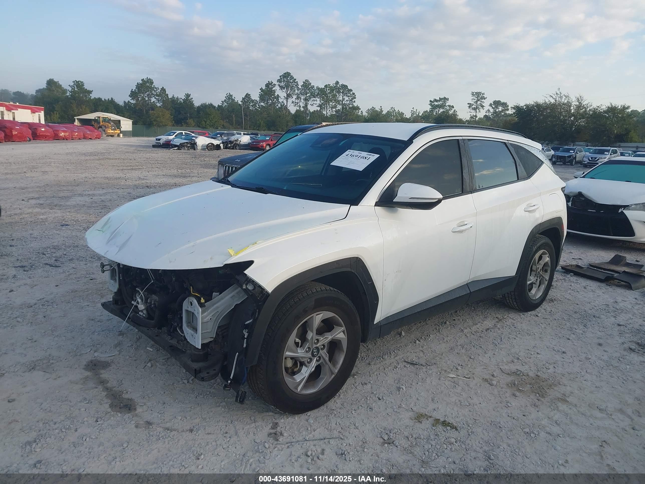 HYUNDAI TUCSON image 2