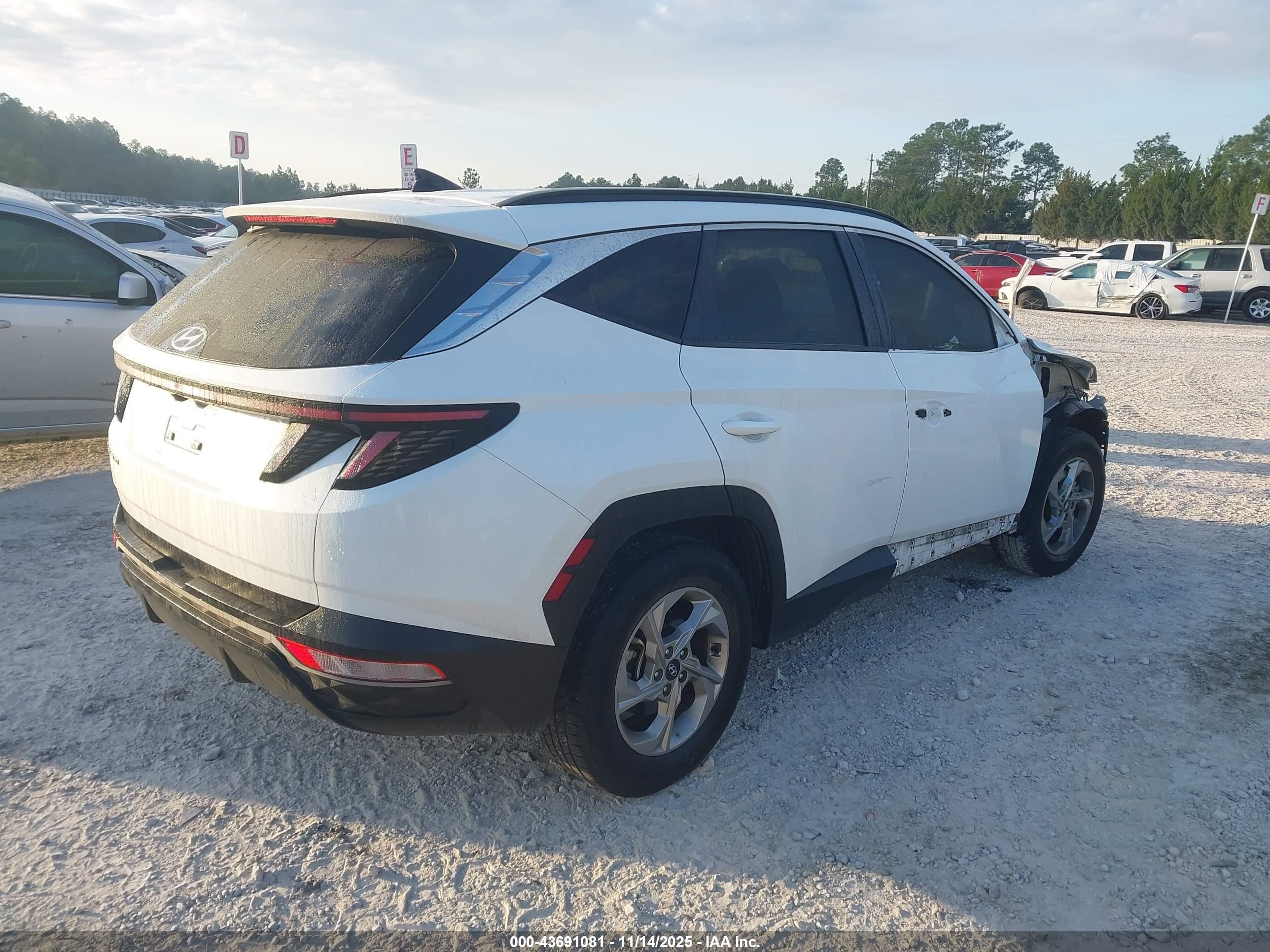 HYUNDAI TUCSON image 4