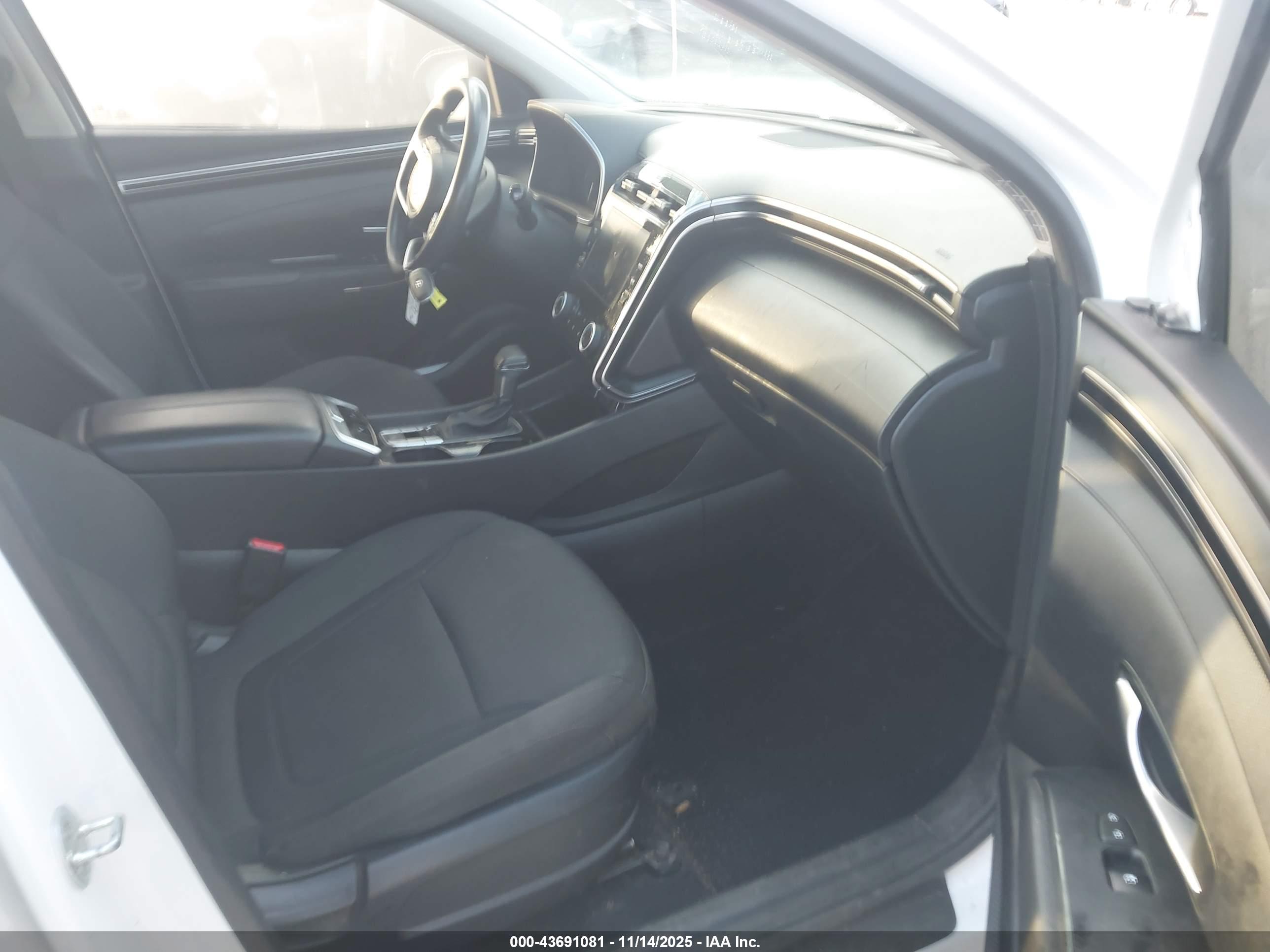 HYUNDAI TUCSON image 5