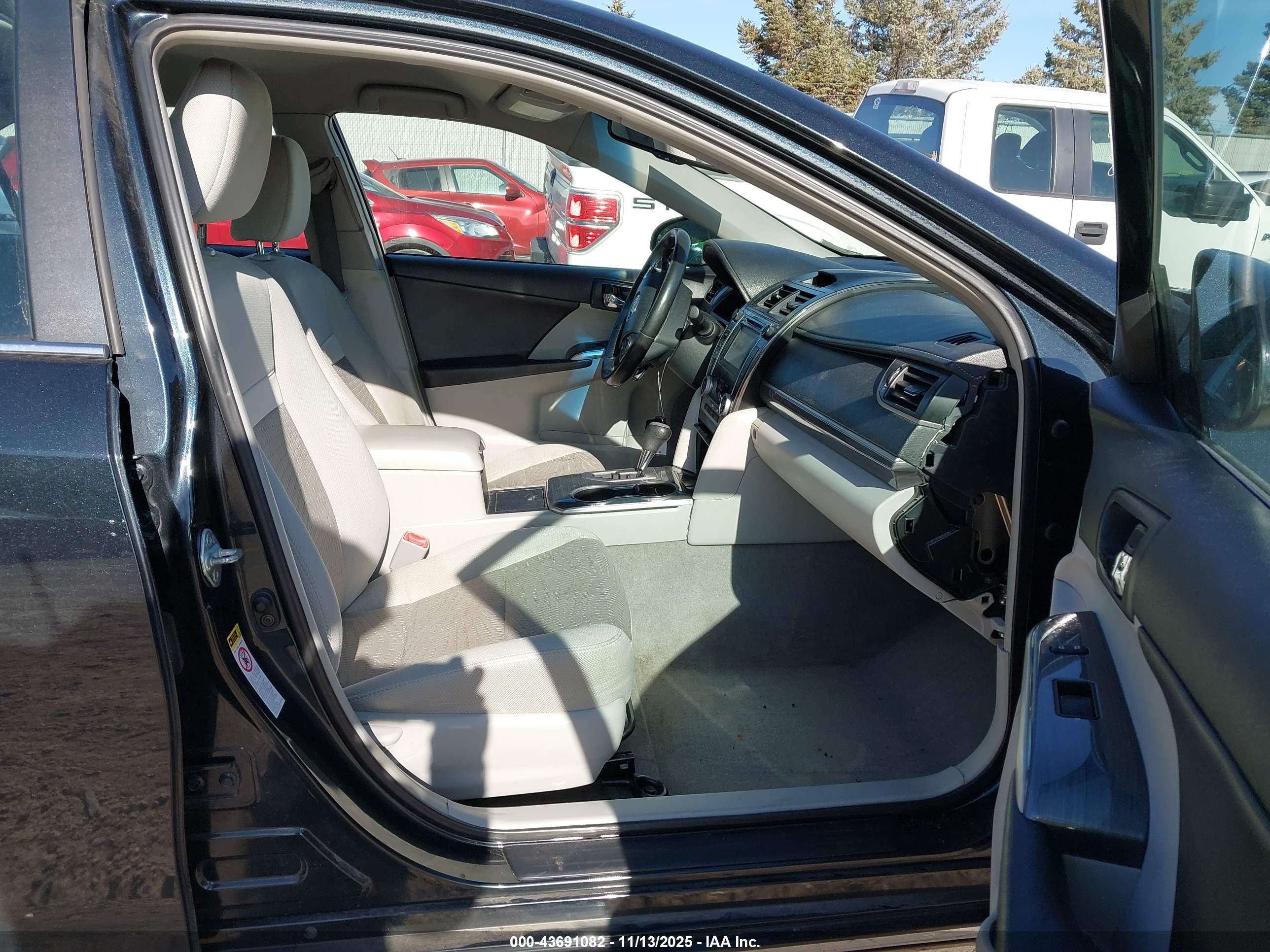 TOYOTA CAMRY image 5
