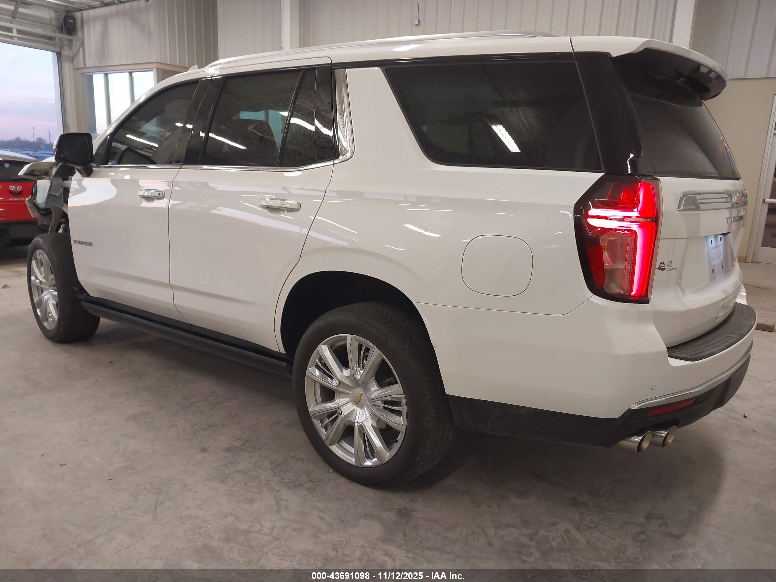 CHEVROLET TAHOE image 3