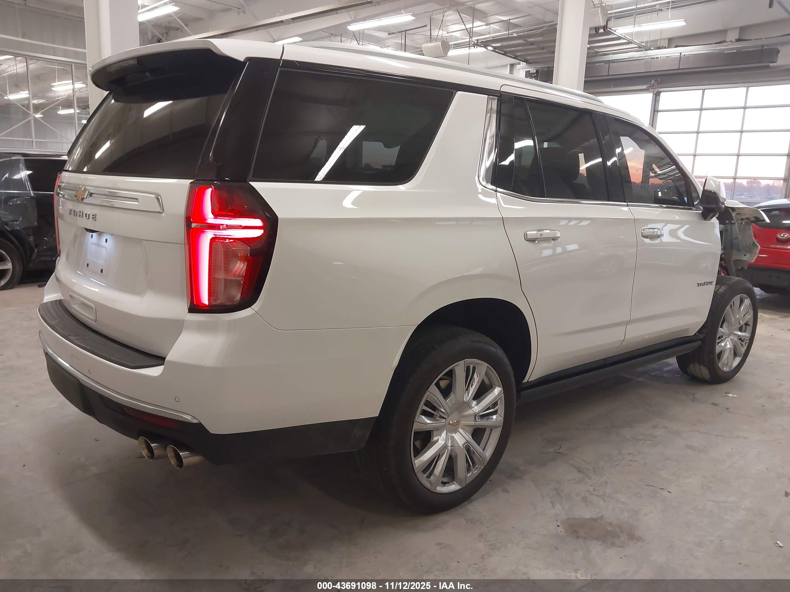 CHEVROLET TAHOE image 4