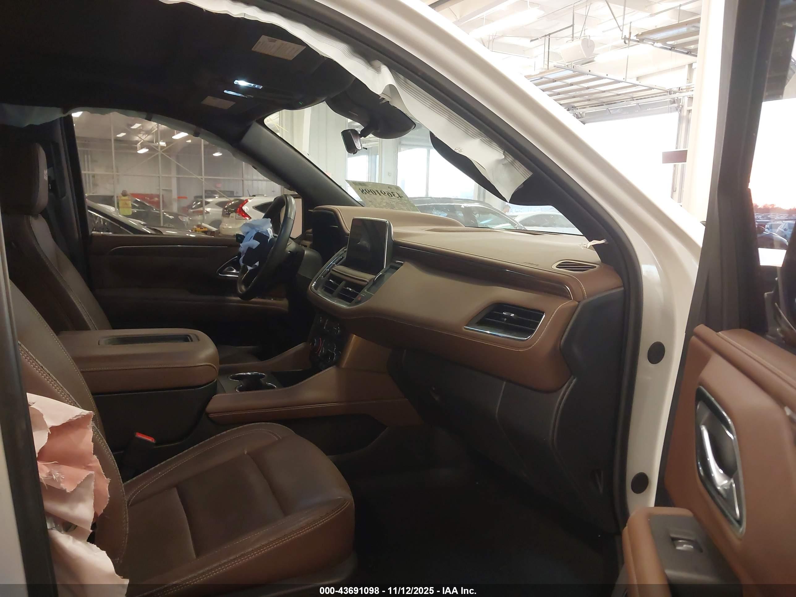 CHEVROLET TAHOE image 5