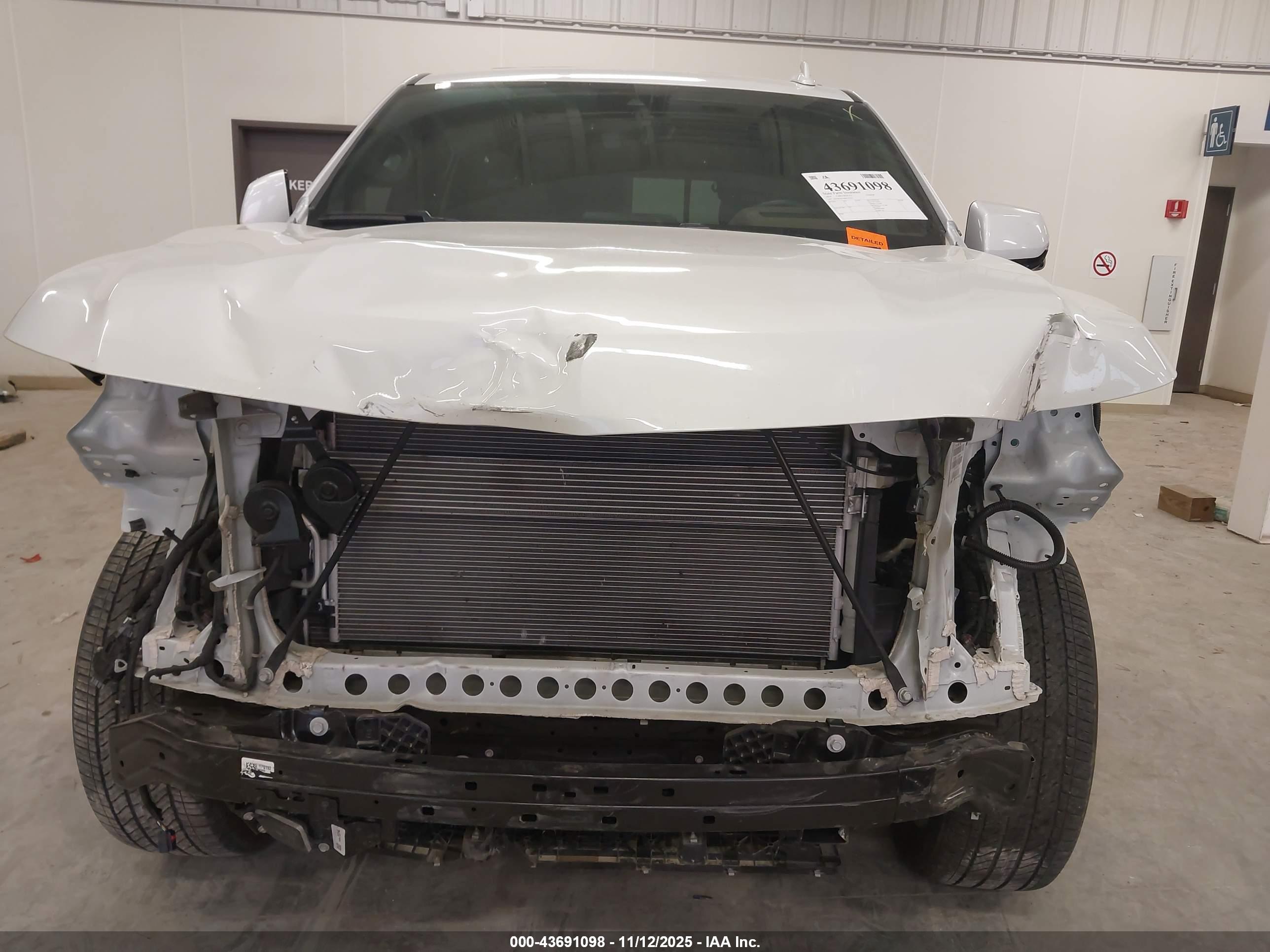 CHEVROLET TAHOE image 6