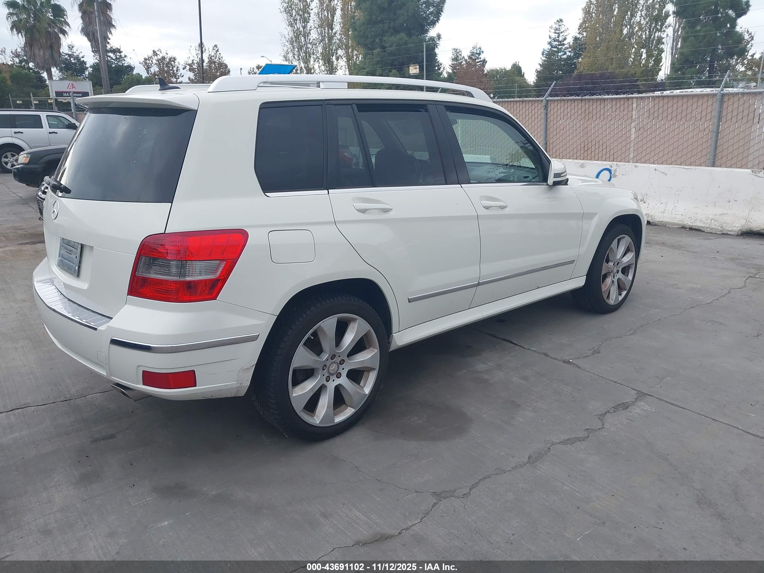 MERCEDES-BENZ GLK image 4