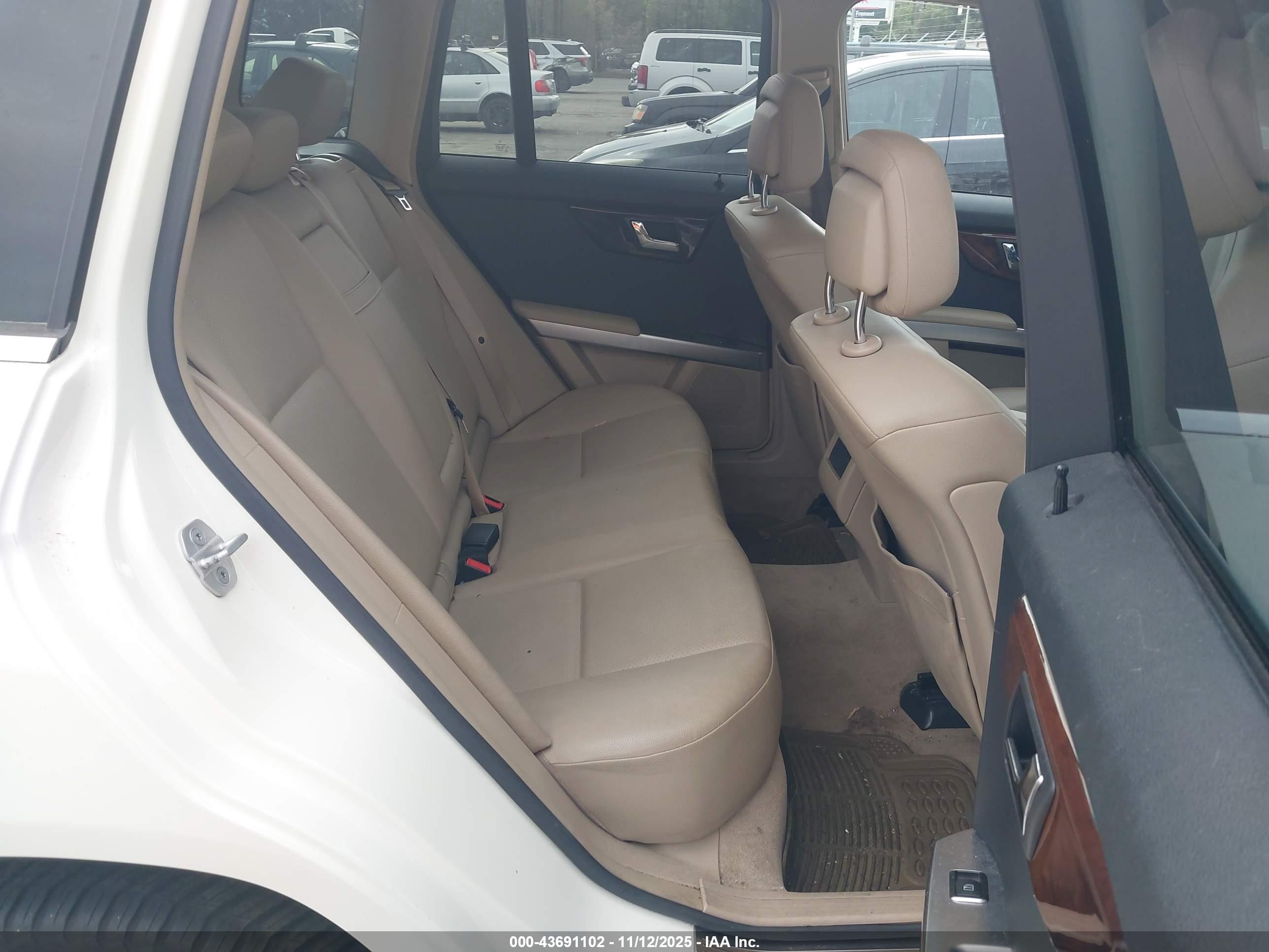 MERCEDES-BENZ GLK image 8