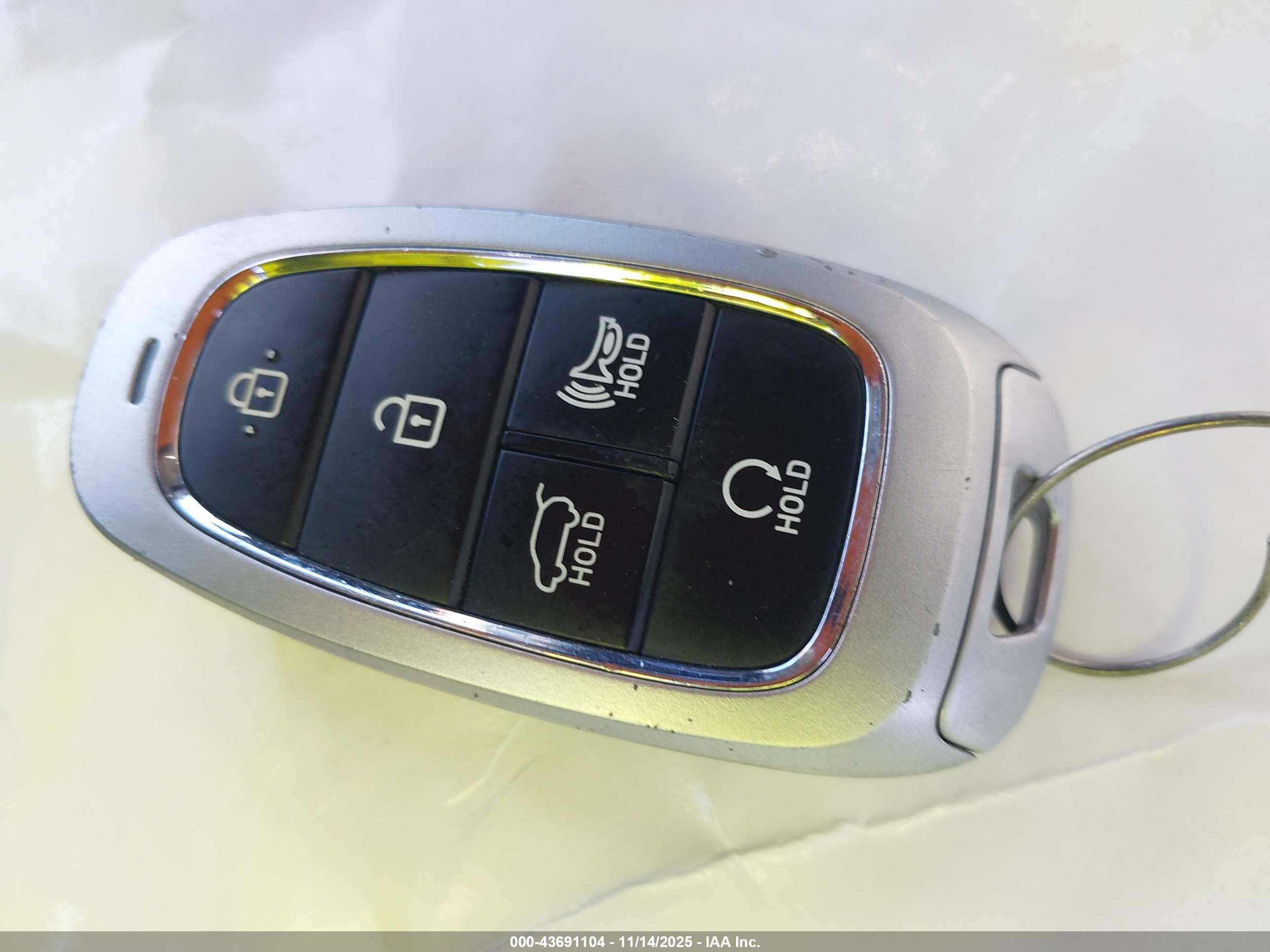 HYUNDAI TUCSON image 11