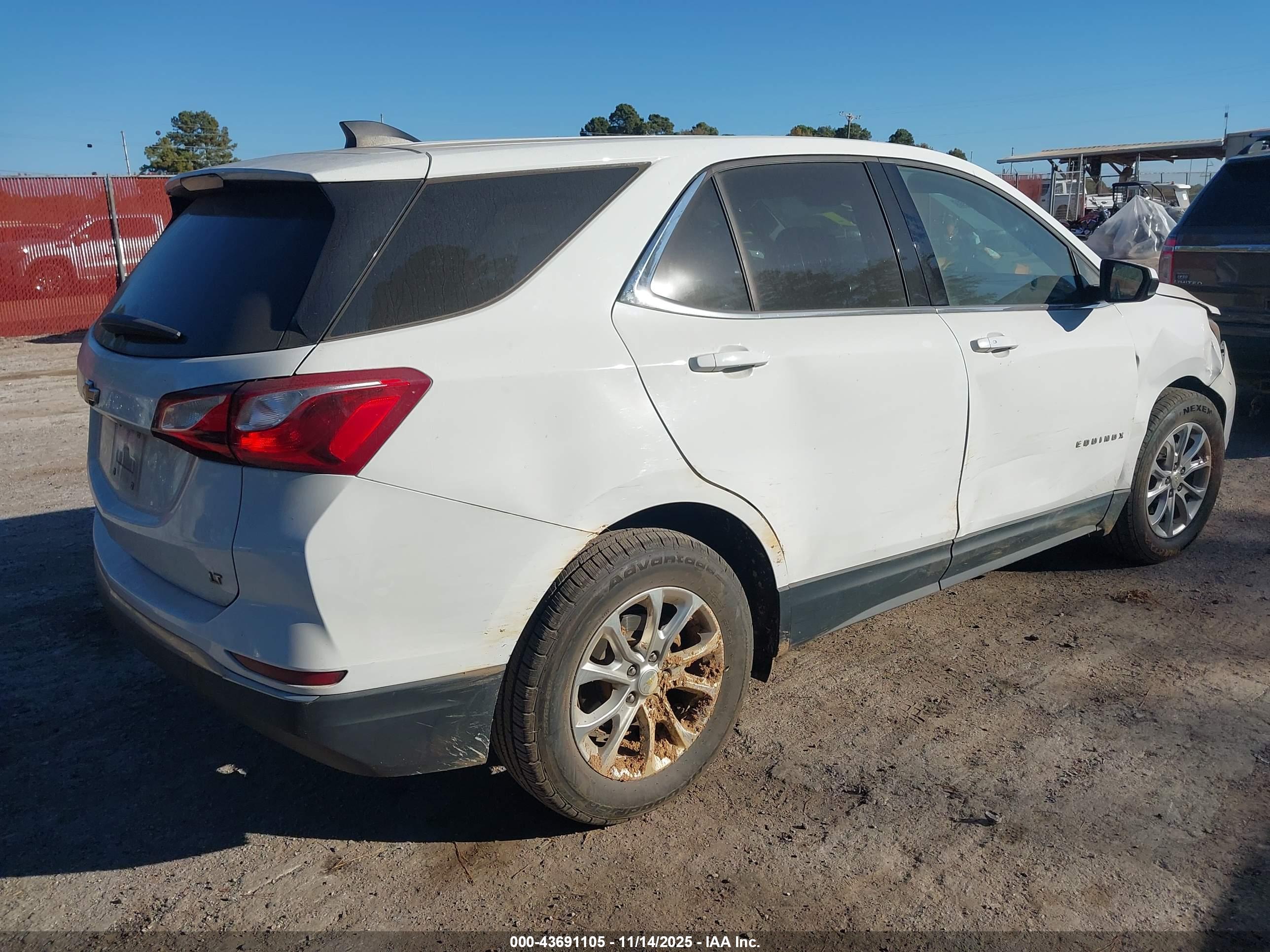 CHEVROLET EQUINOX image 4