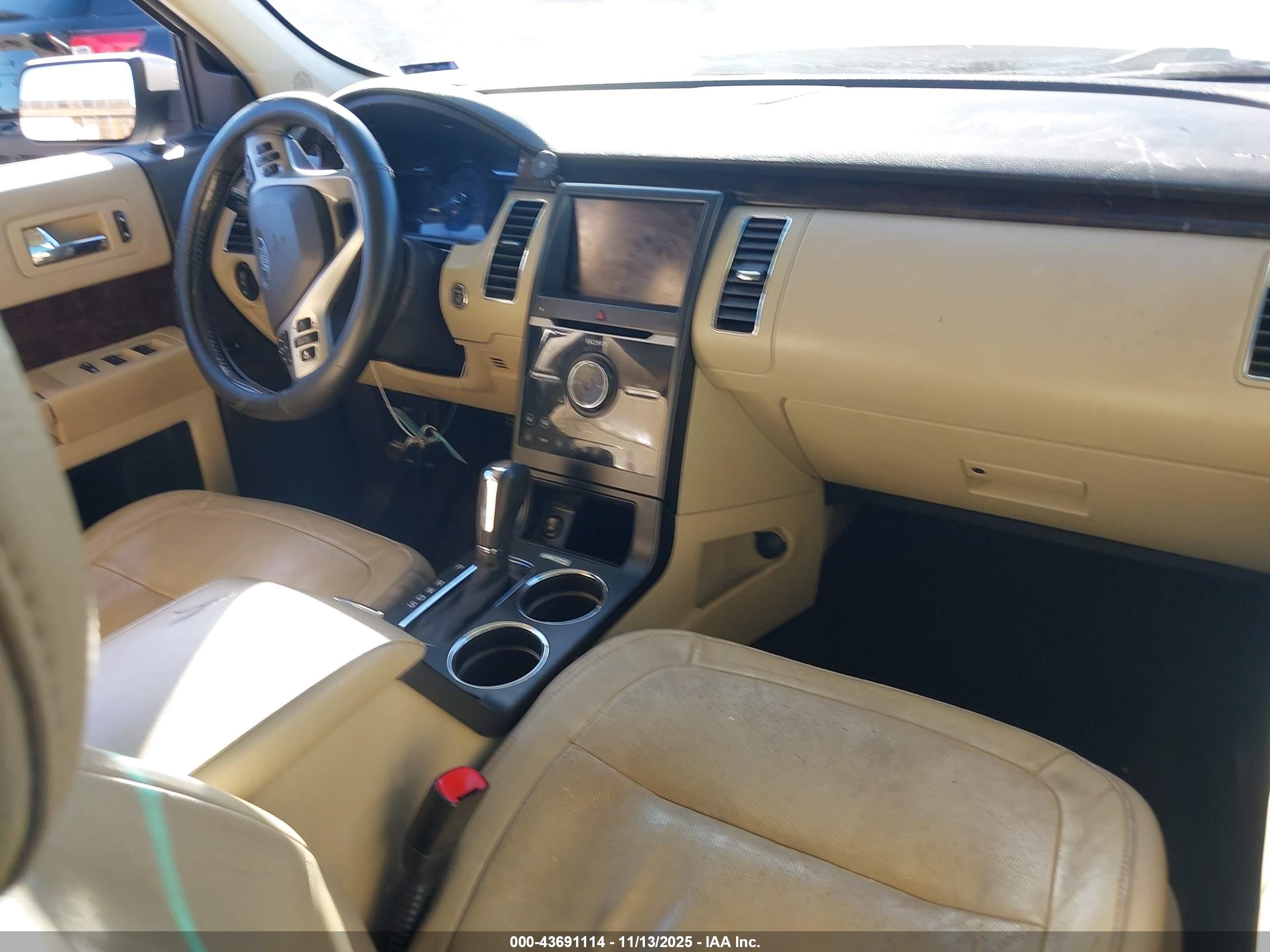 FORD FLEX image 5
