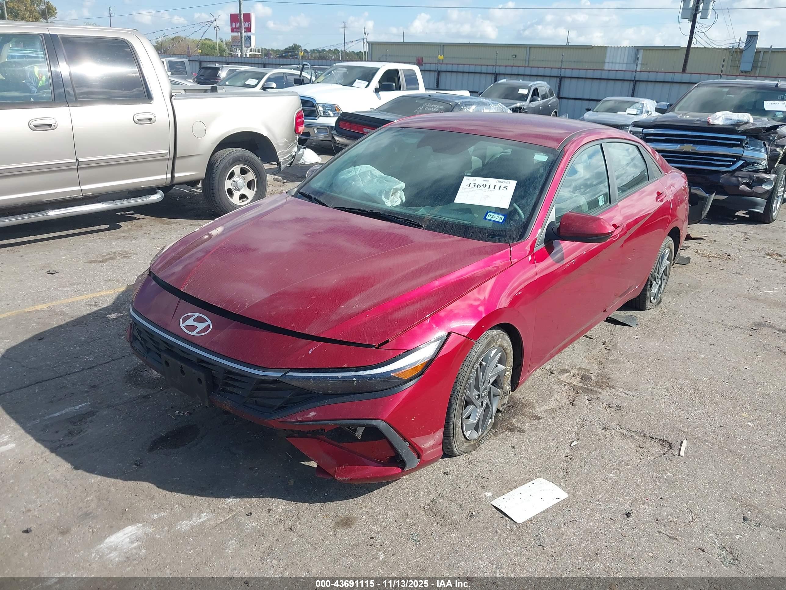 HYUNDAI ELANTRA image 2