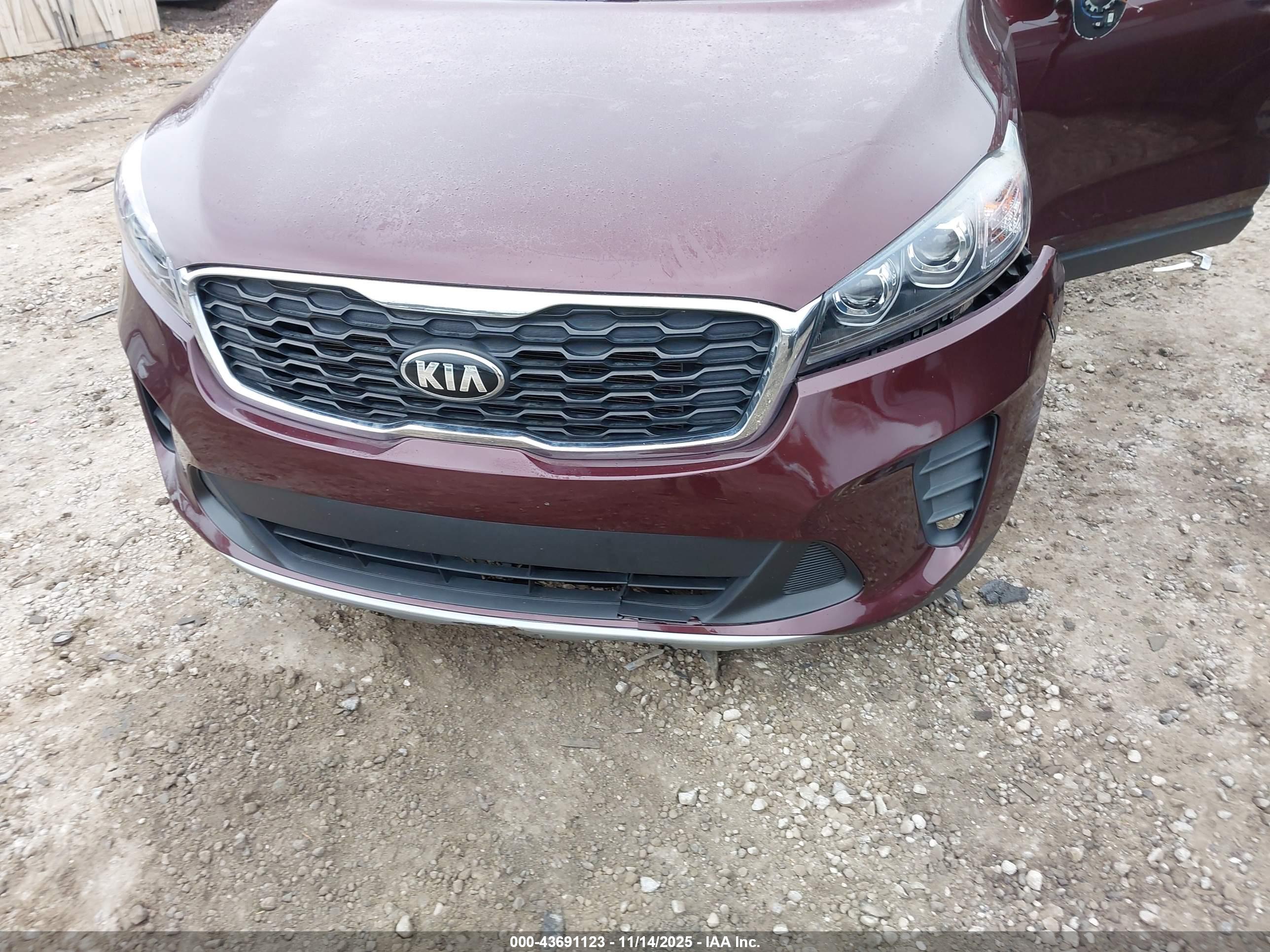 KIA SORENTO image 6