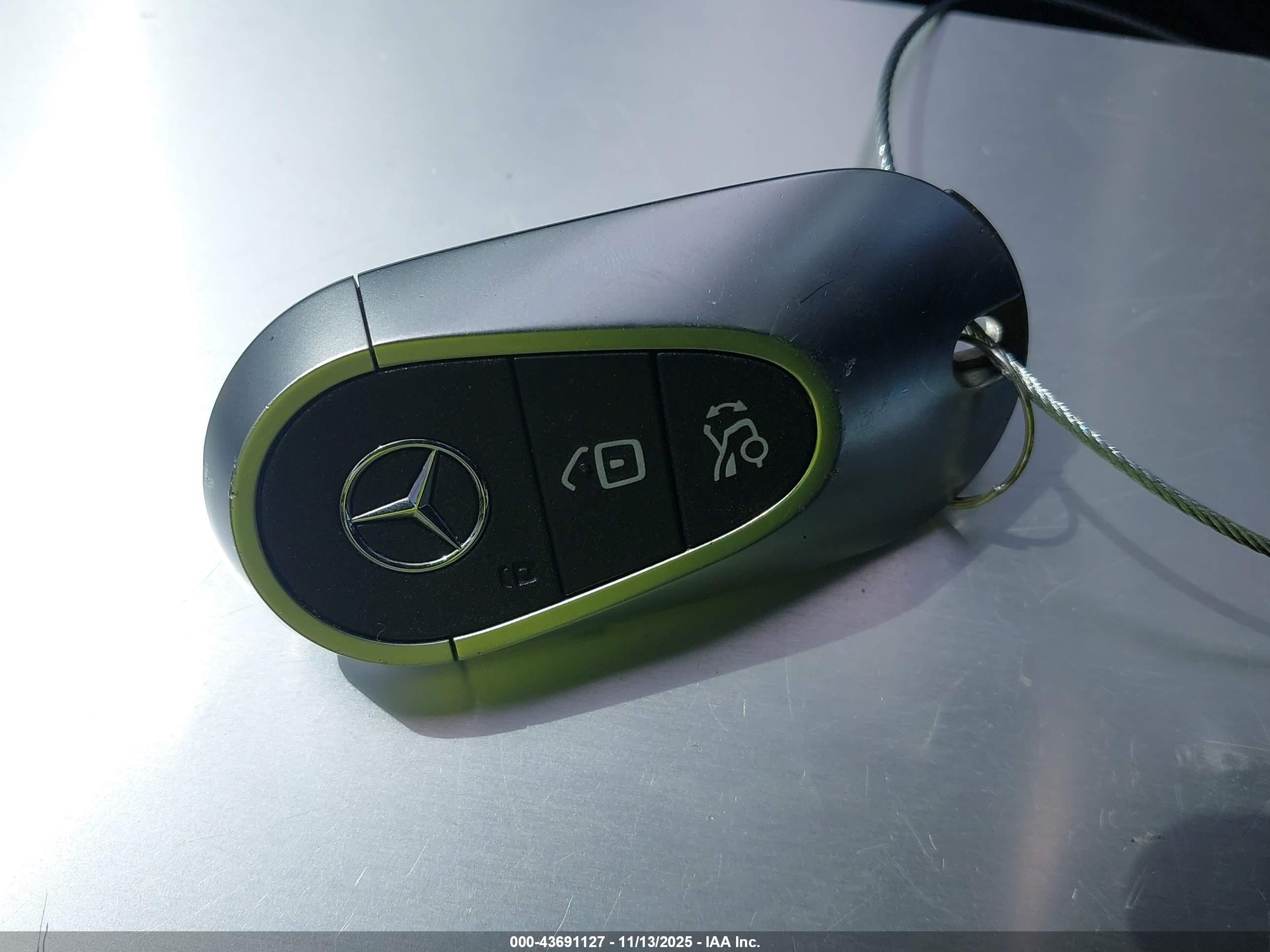 MERCEDES-BENZ EQE image 11