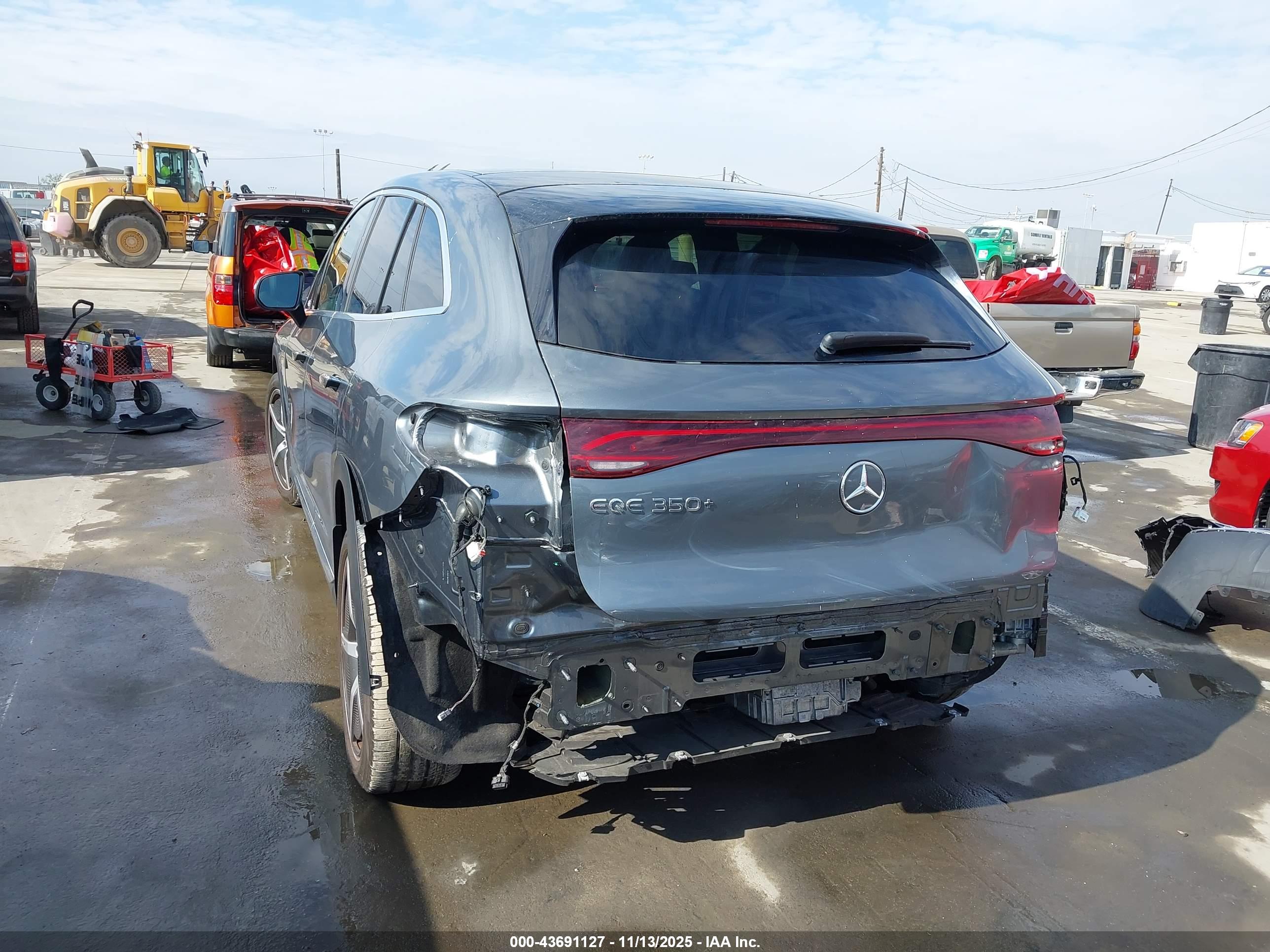 MERCEDES-BENZ EQE image 6