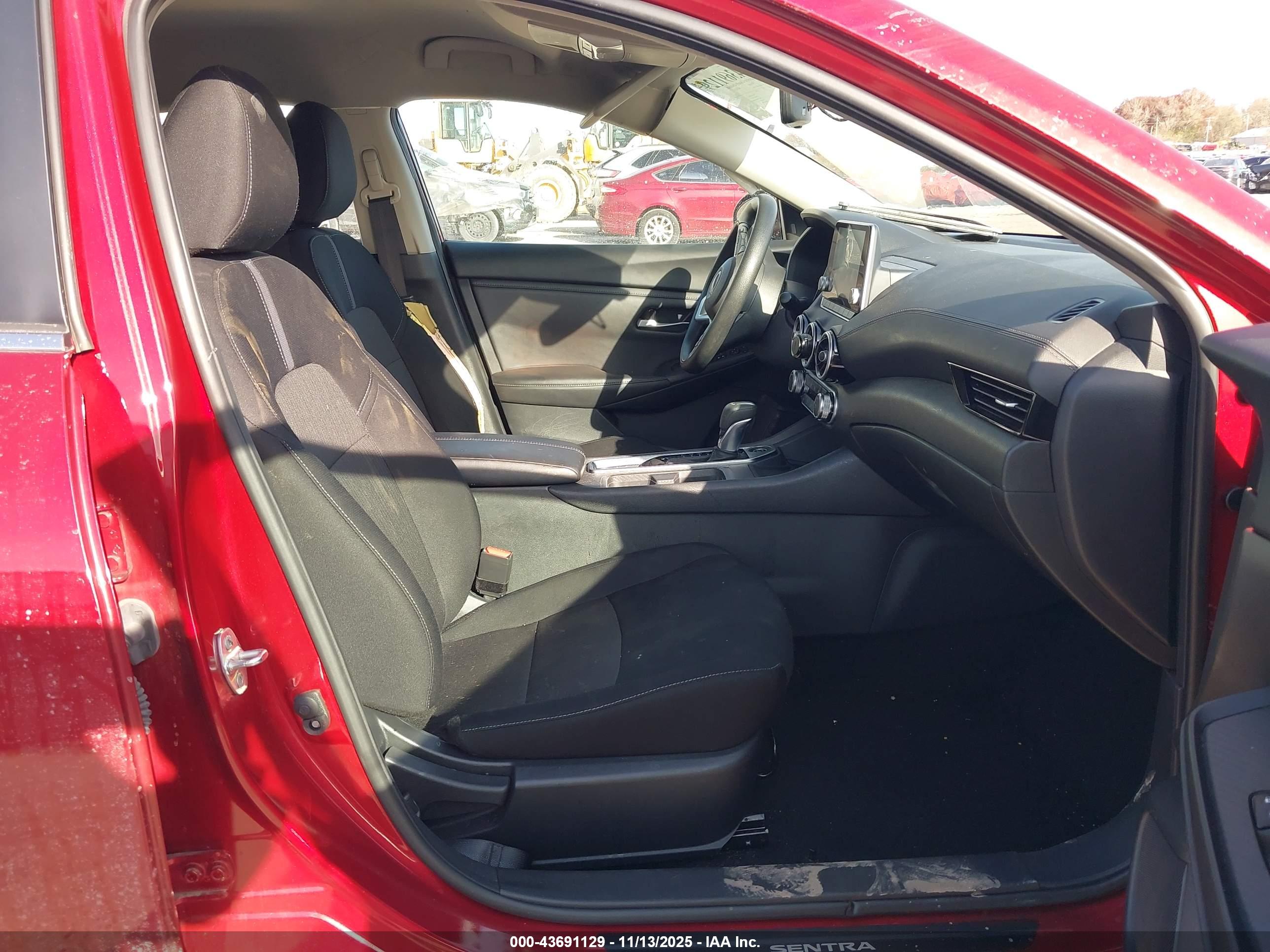 NISSAN SENTRA image 5