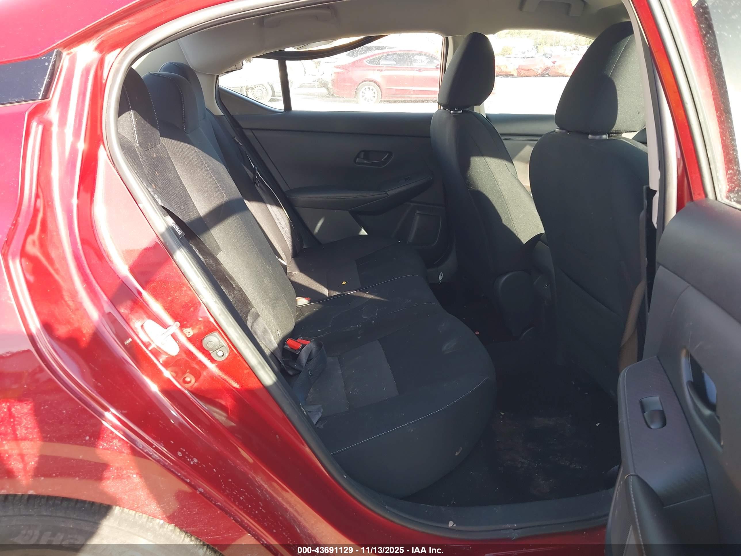 NISSAN SENTRA image 8