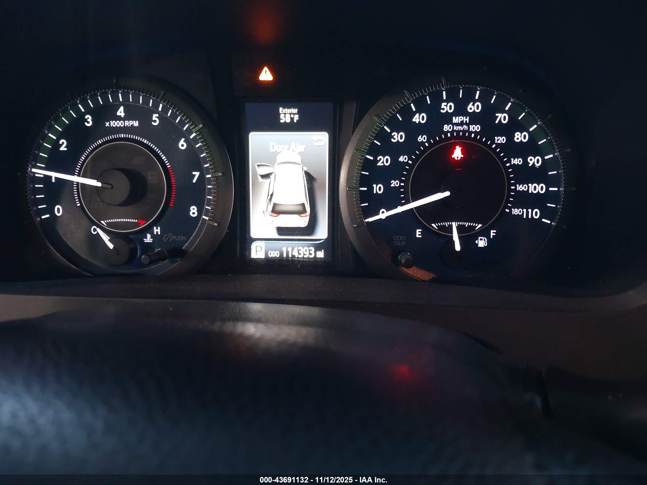 TOYOTA SIENNA image 7