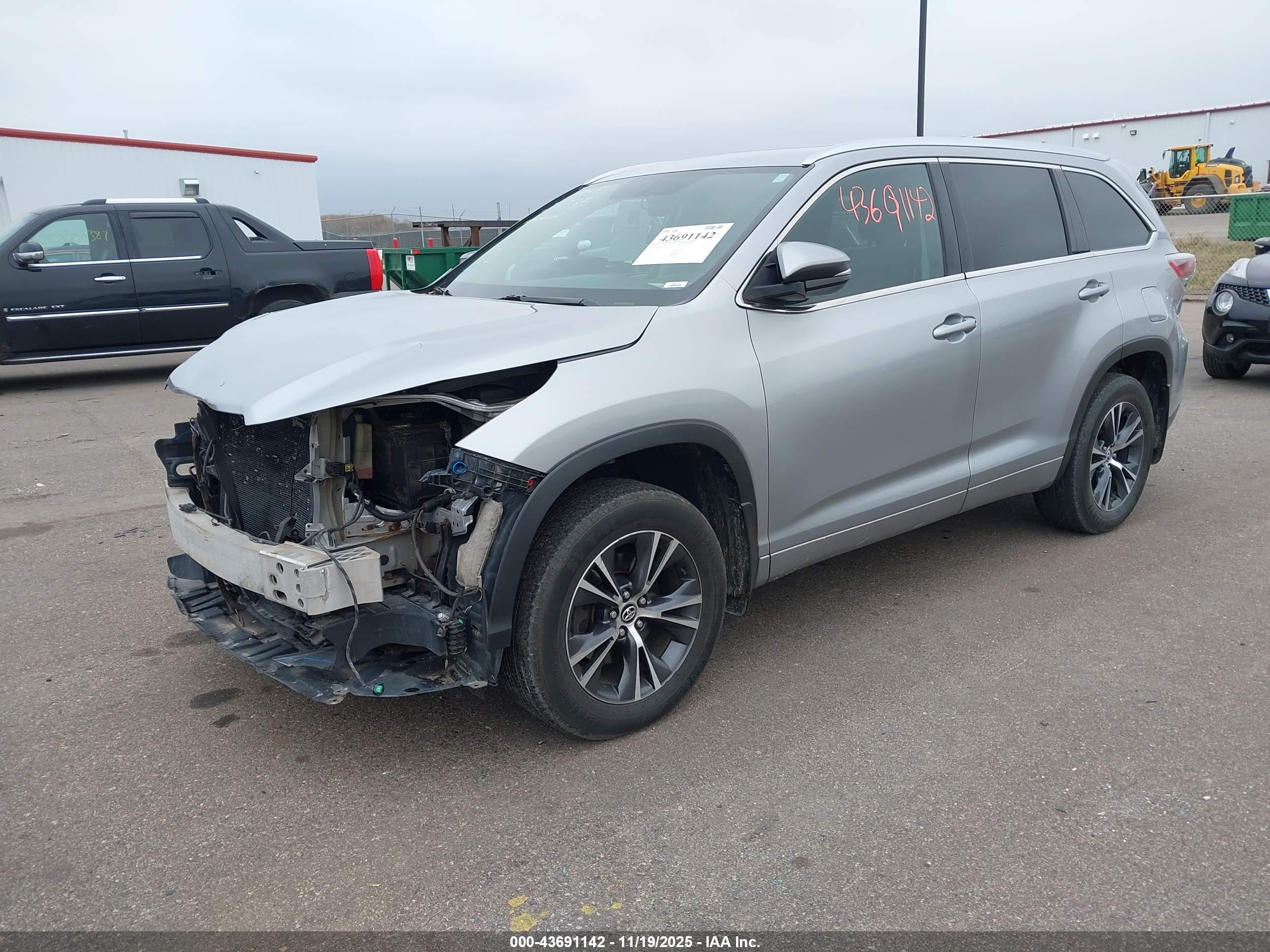 TOYOTA HIGHLANDER image 2