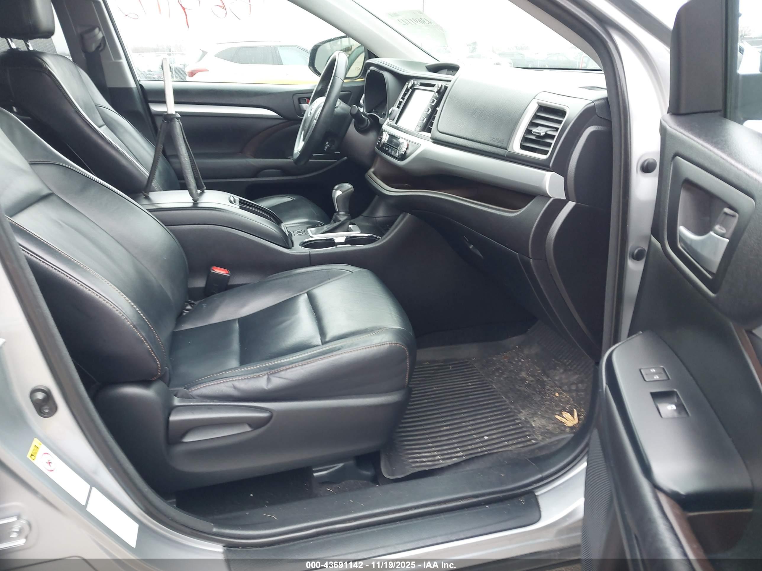 TOYOTA HIGHLANDER image 5