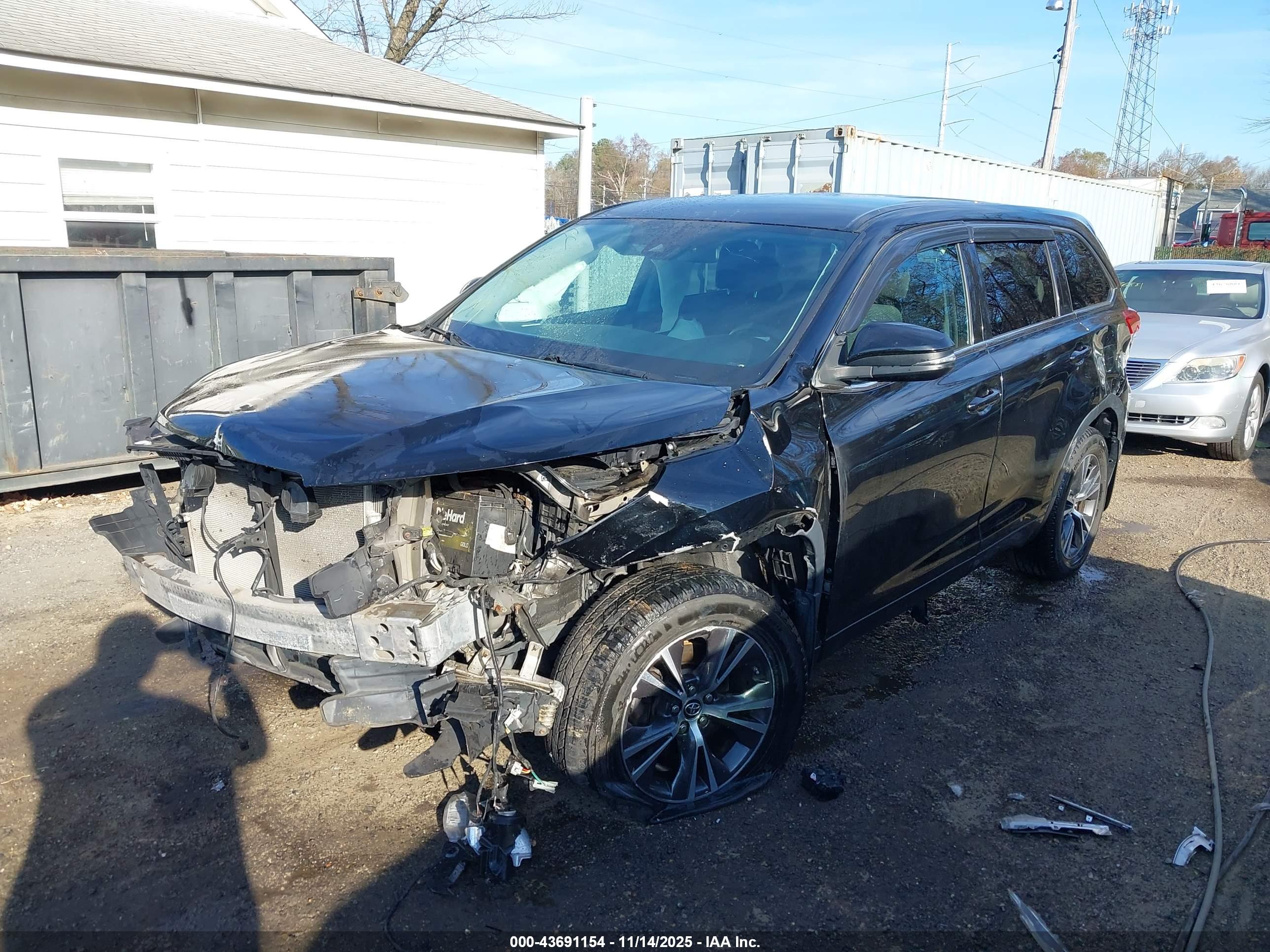 TOYOTA HIGHLANDER image 2