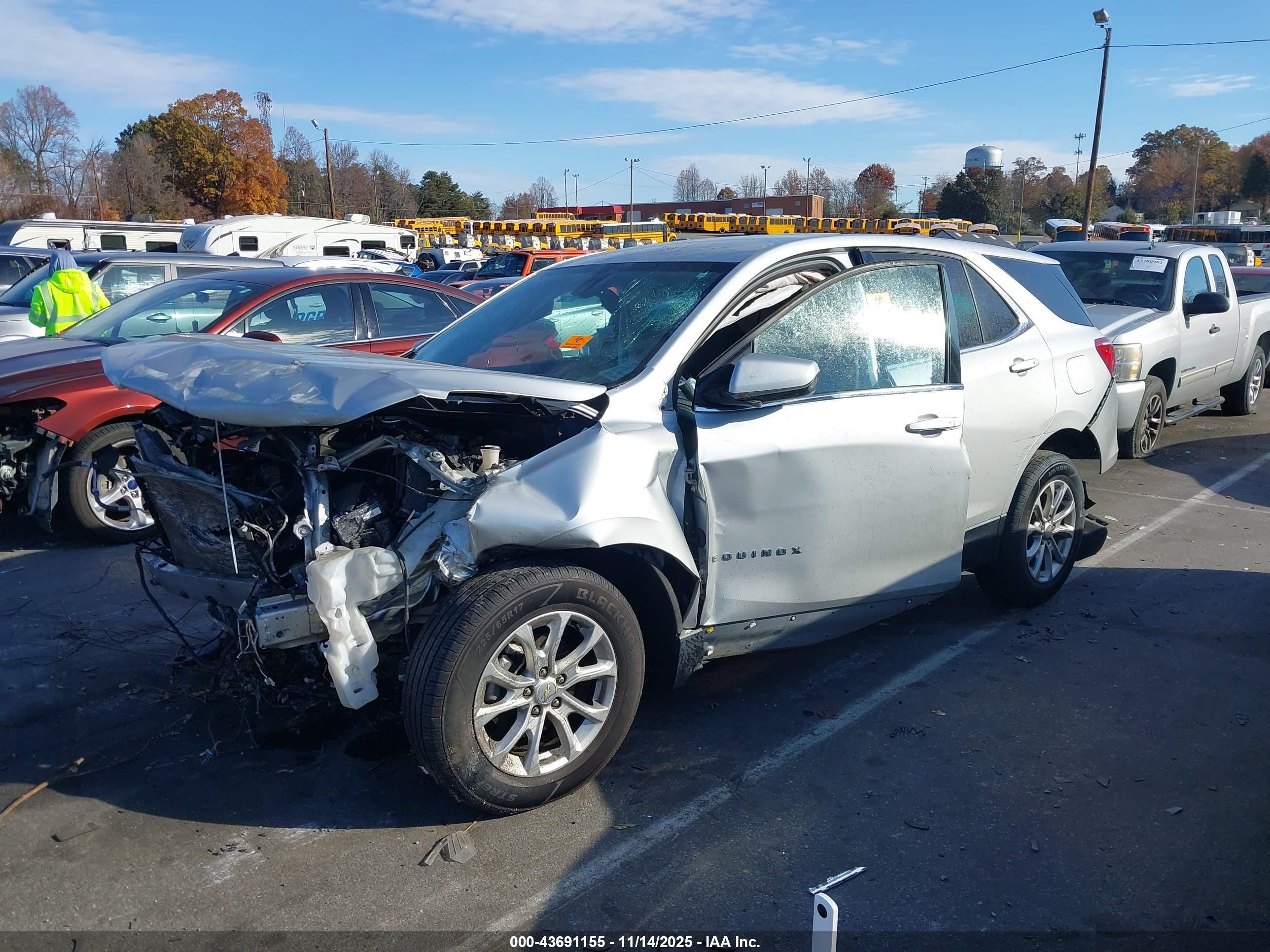 CHEVROLET EQUINOX image 2