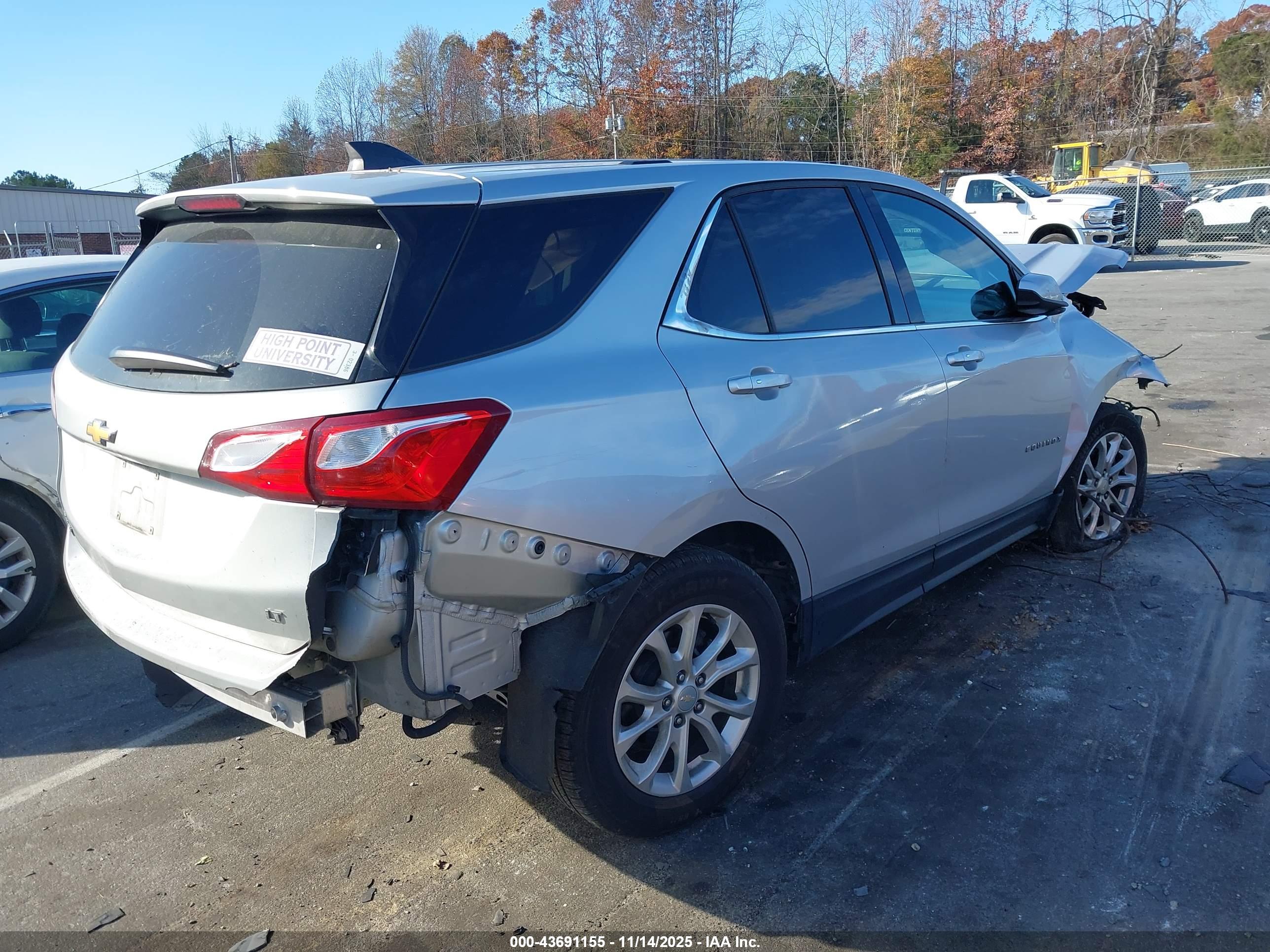 CHEVROLET EQUINOX image 4