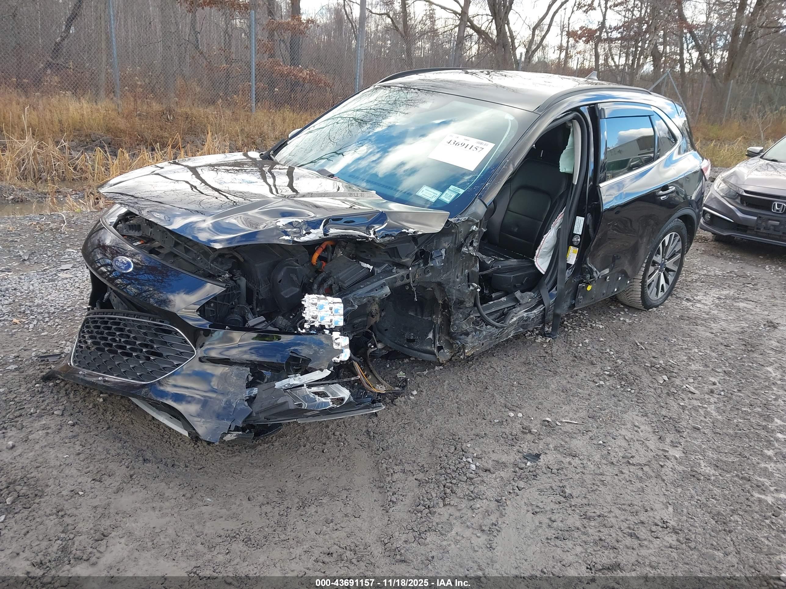 FORD ESCAPE image 2
