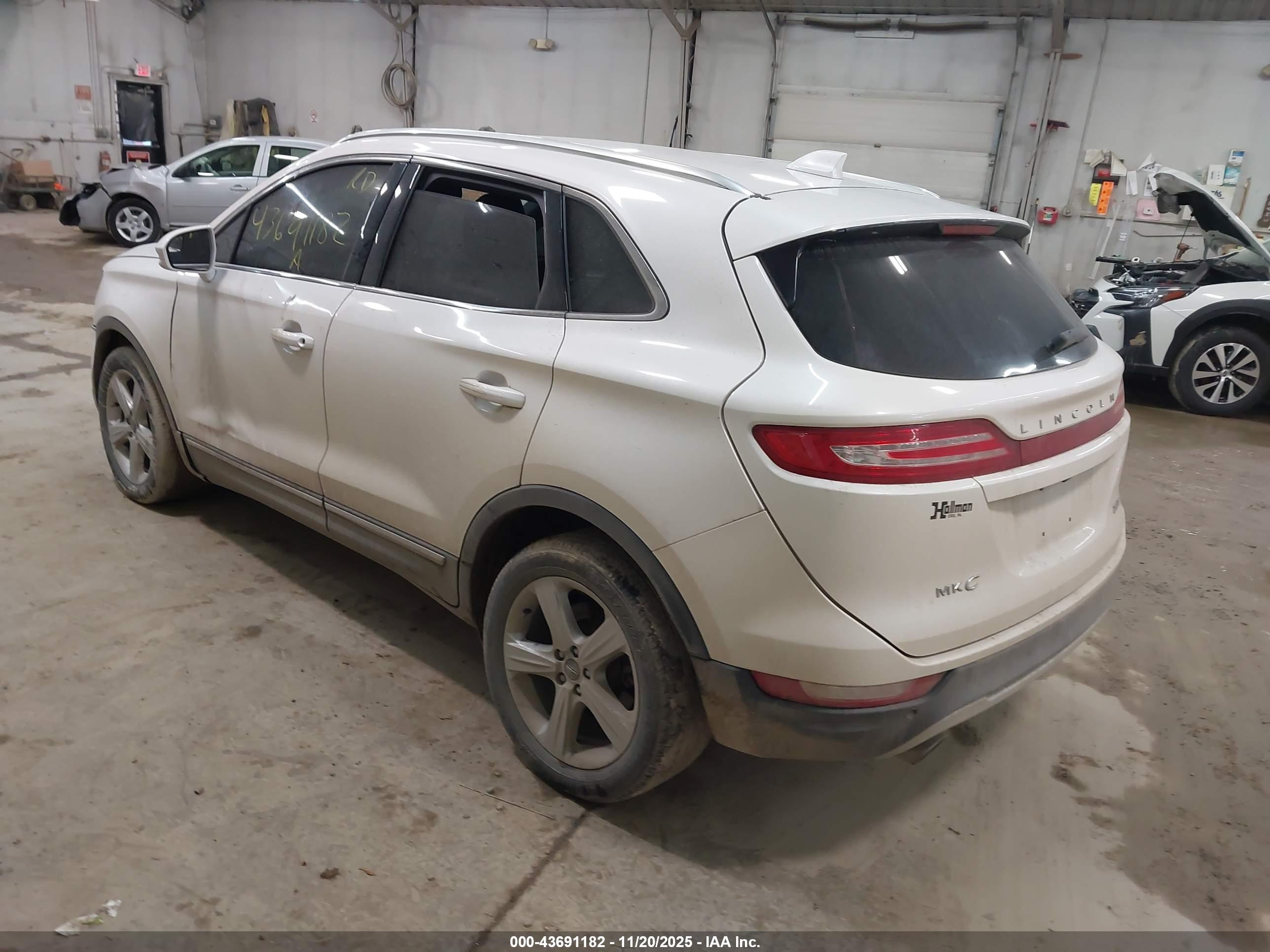 LINCOLN MKC image 3