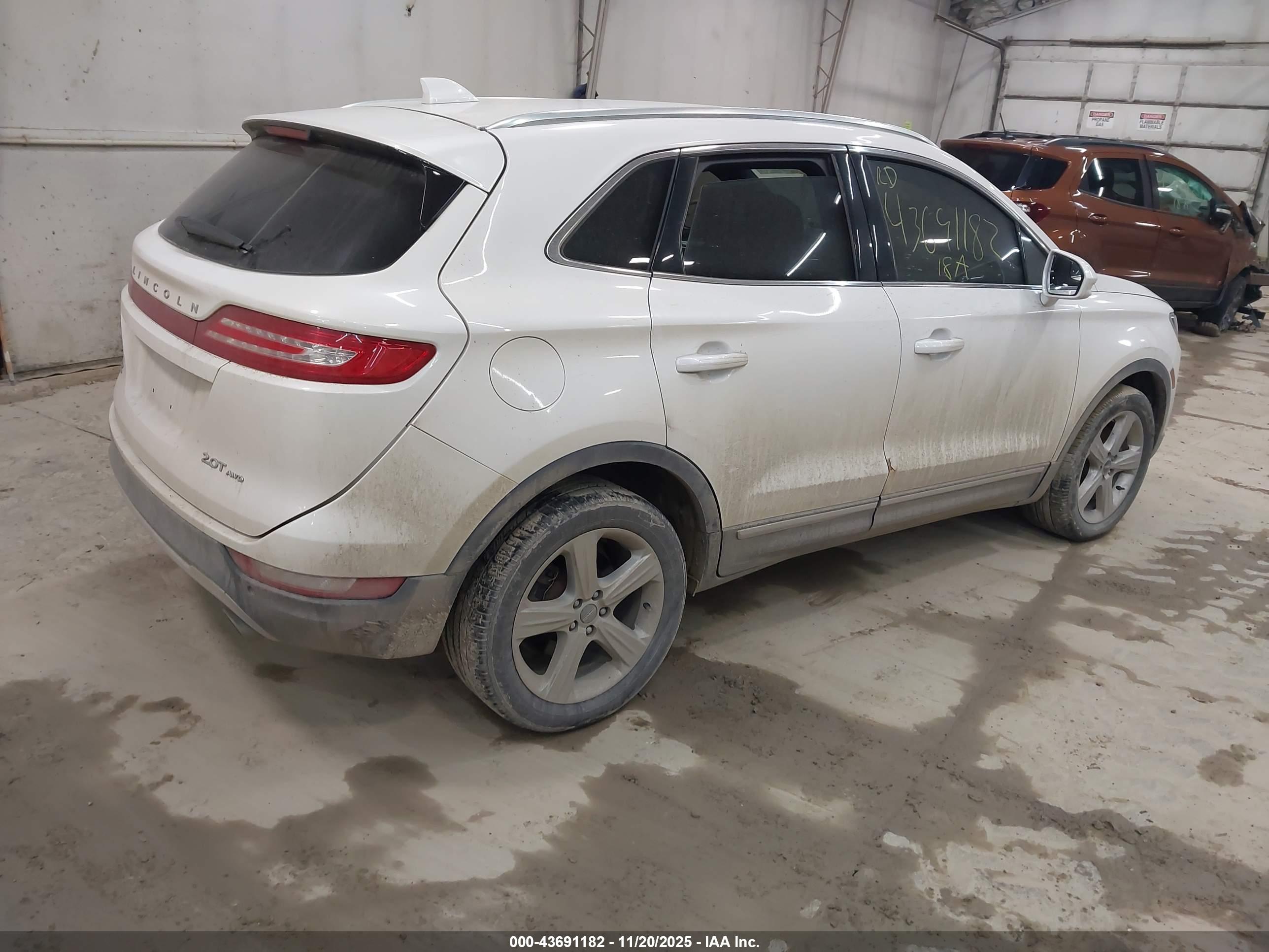 LINCOLN MKC image 4