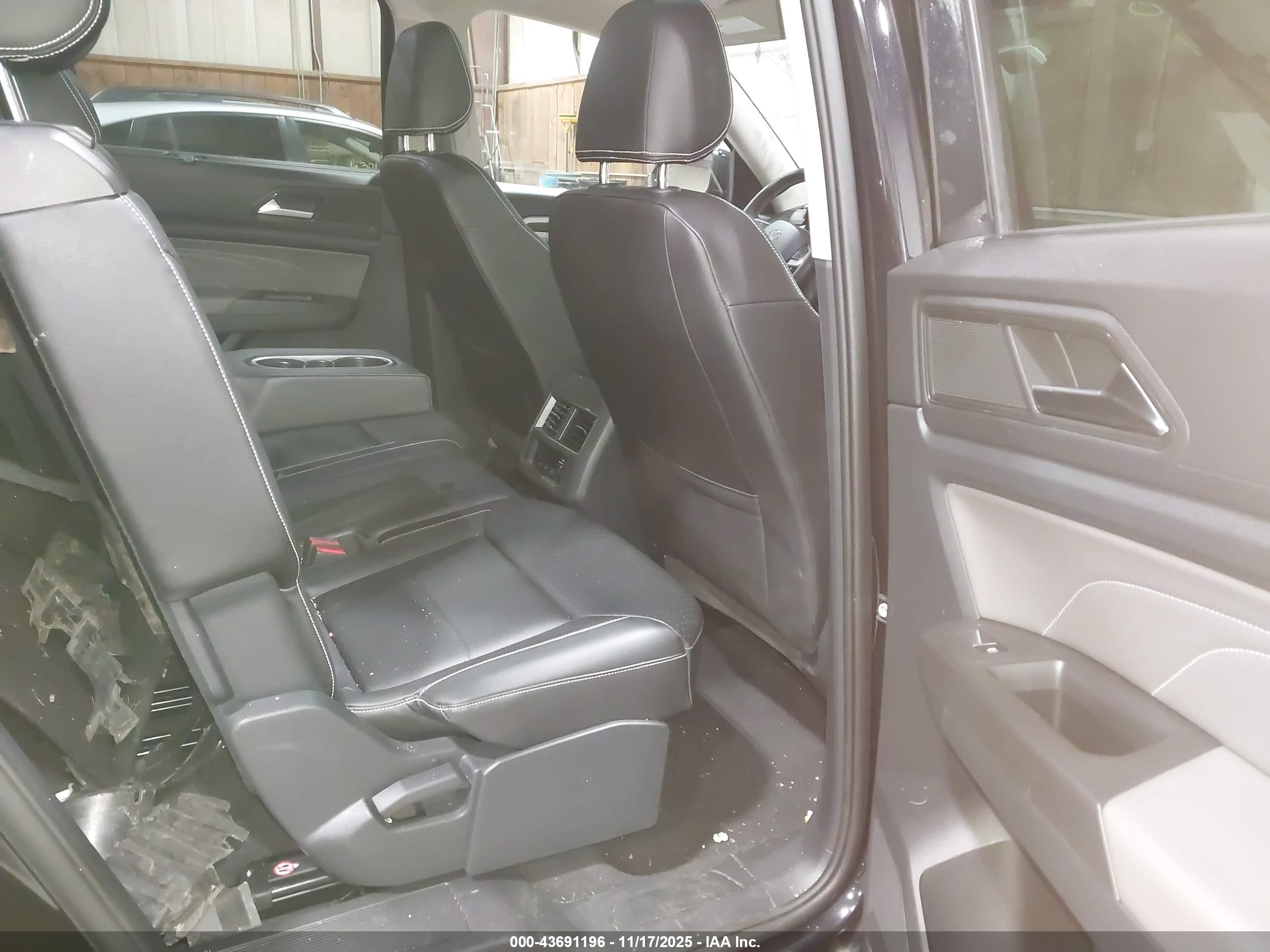 VOLKSWAGEN ATLAS image 8