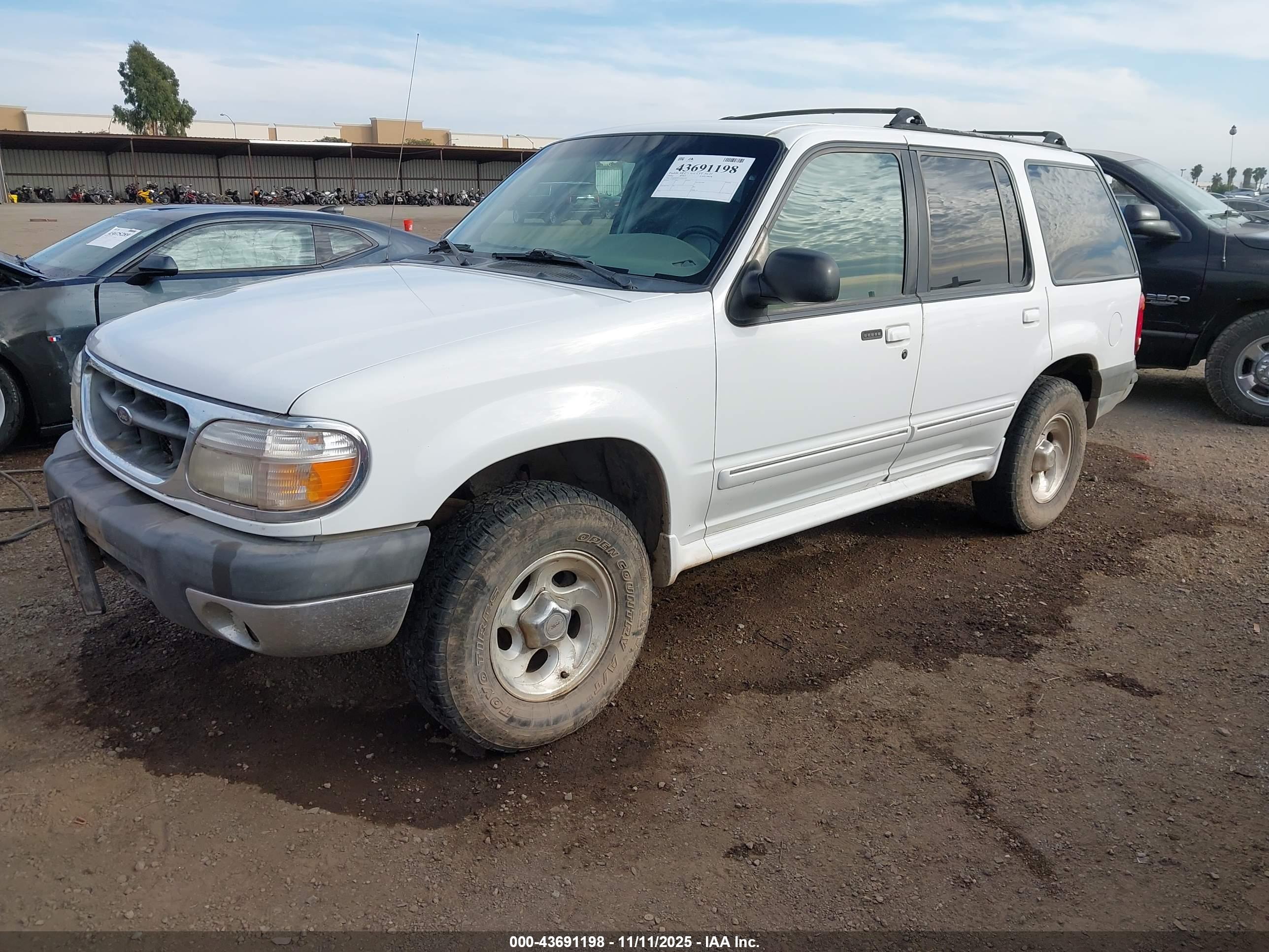 FORD EXPLORER image 2