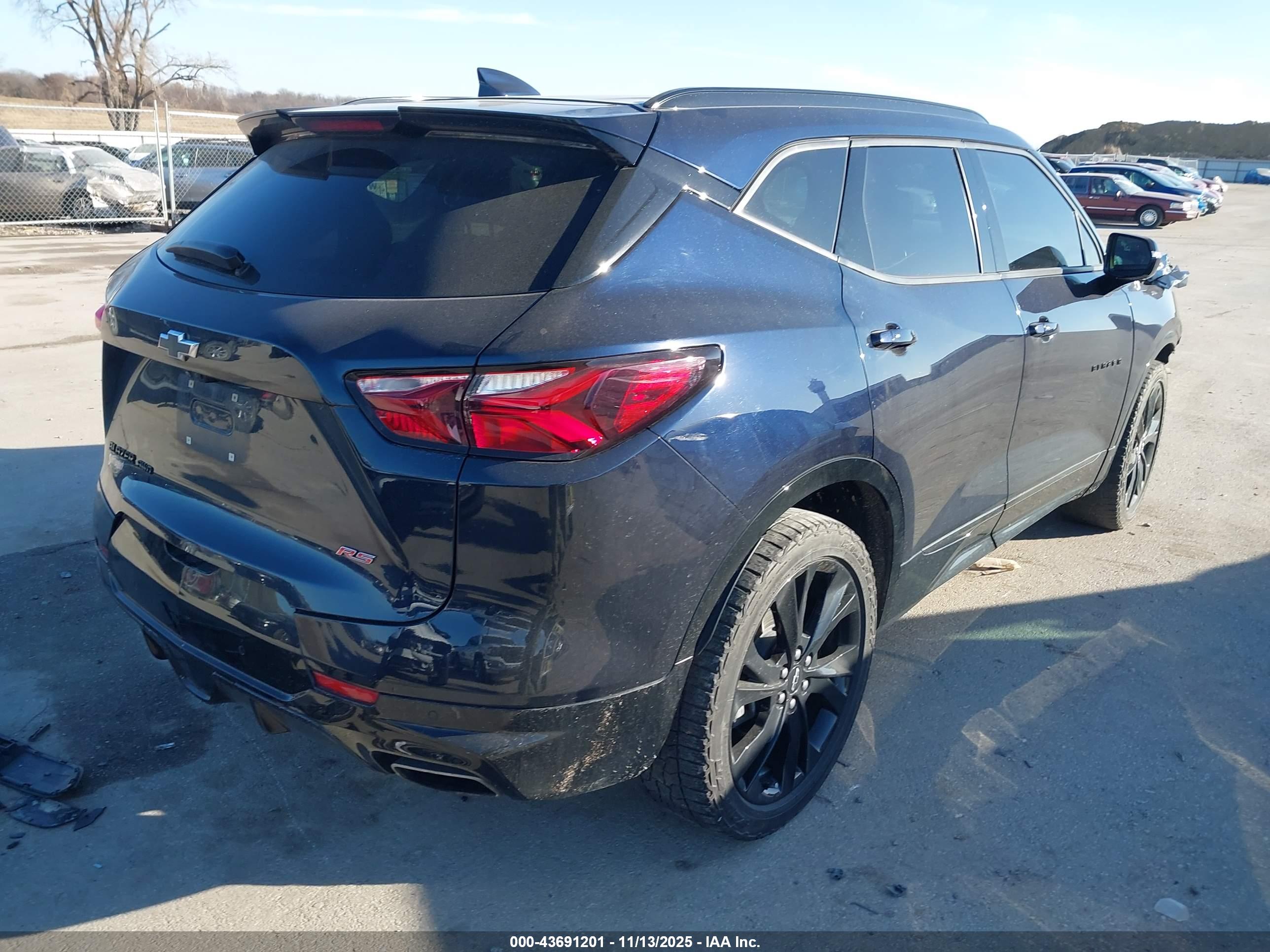 CHEVROLET BLAZER image 4