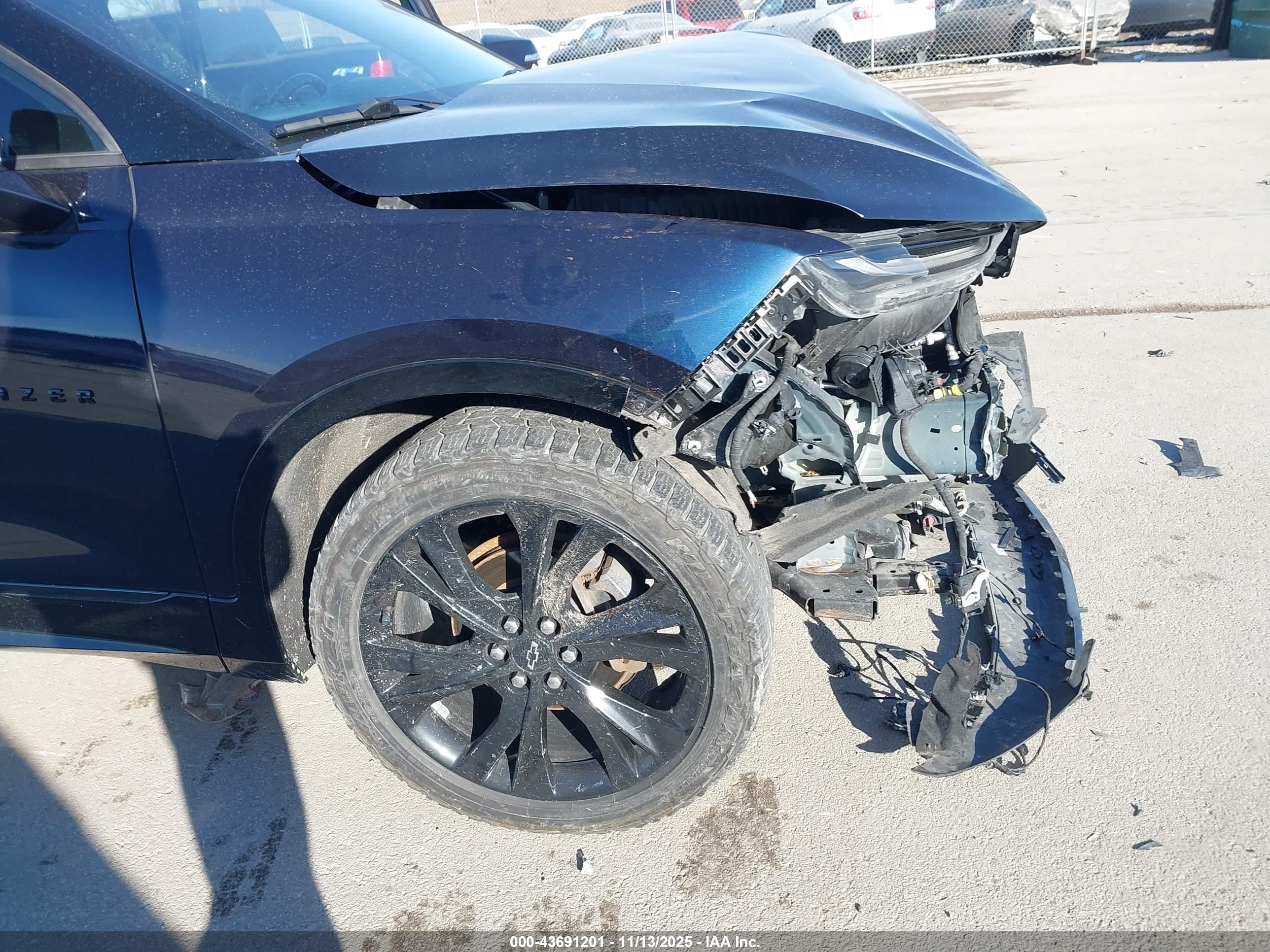 CHEVROLET BLAZER image 6