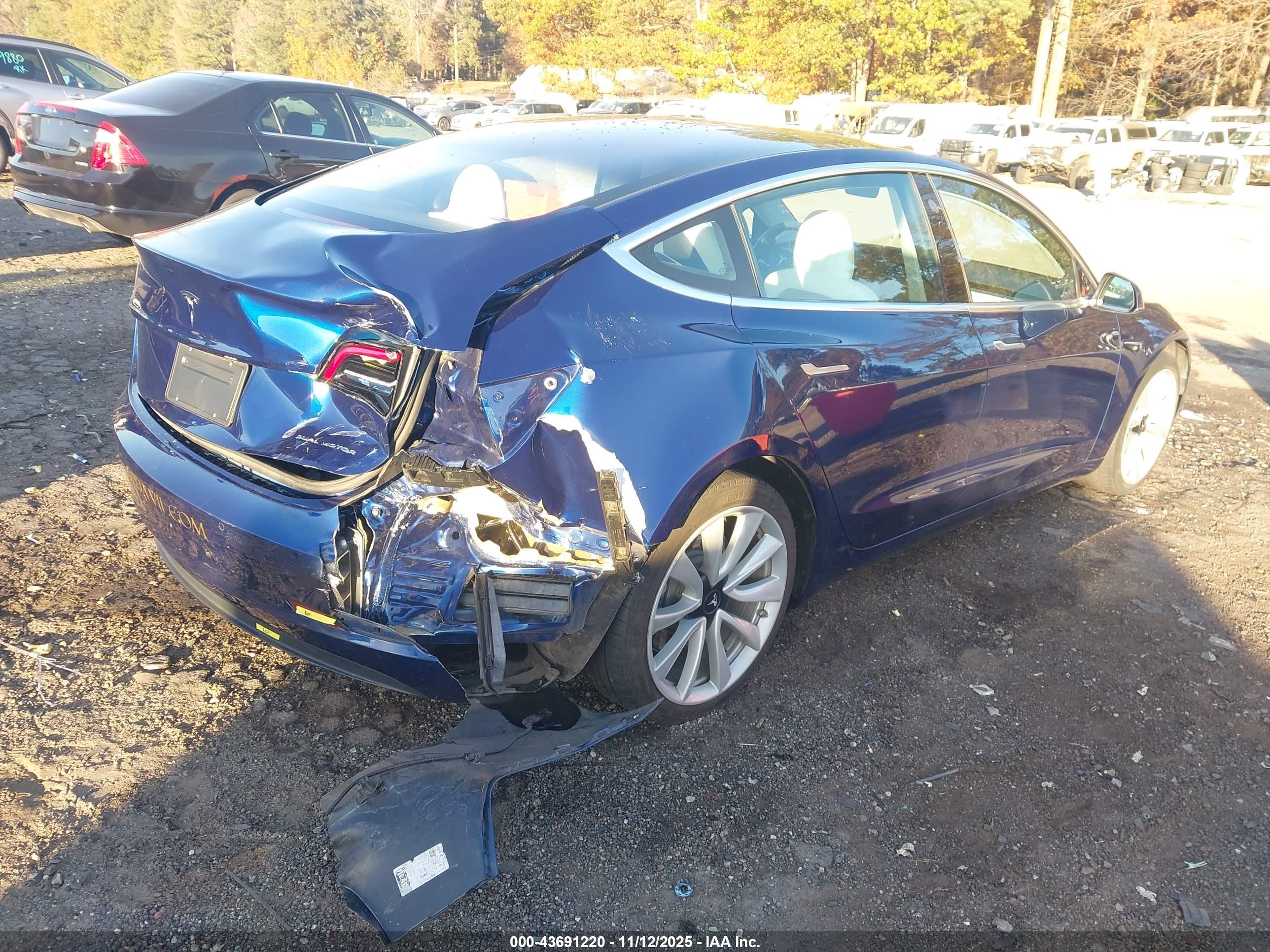 TESLA MODEL image 4