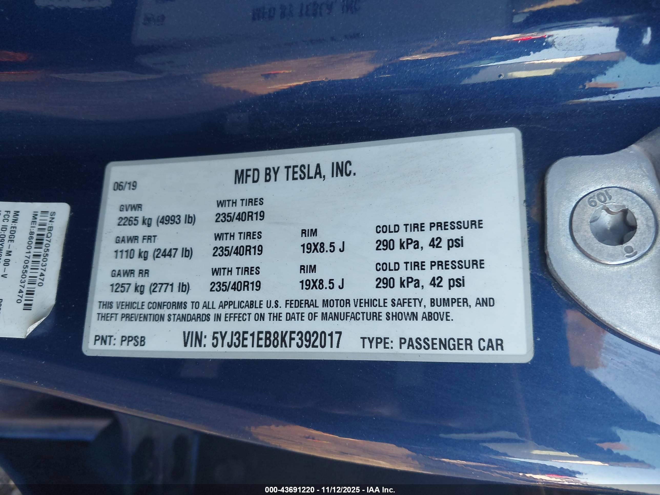 TESLA MODEL image 9