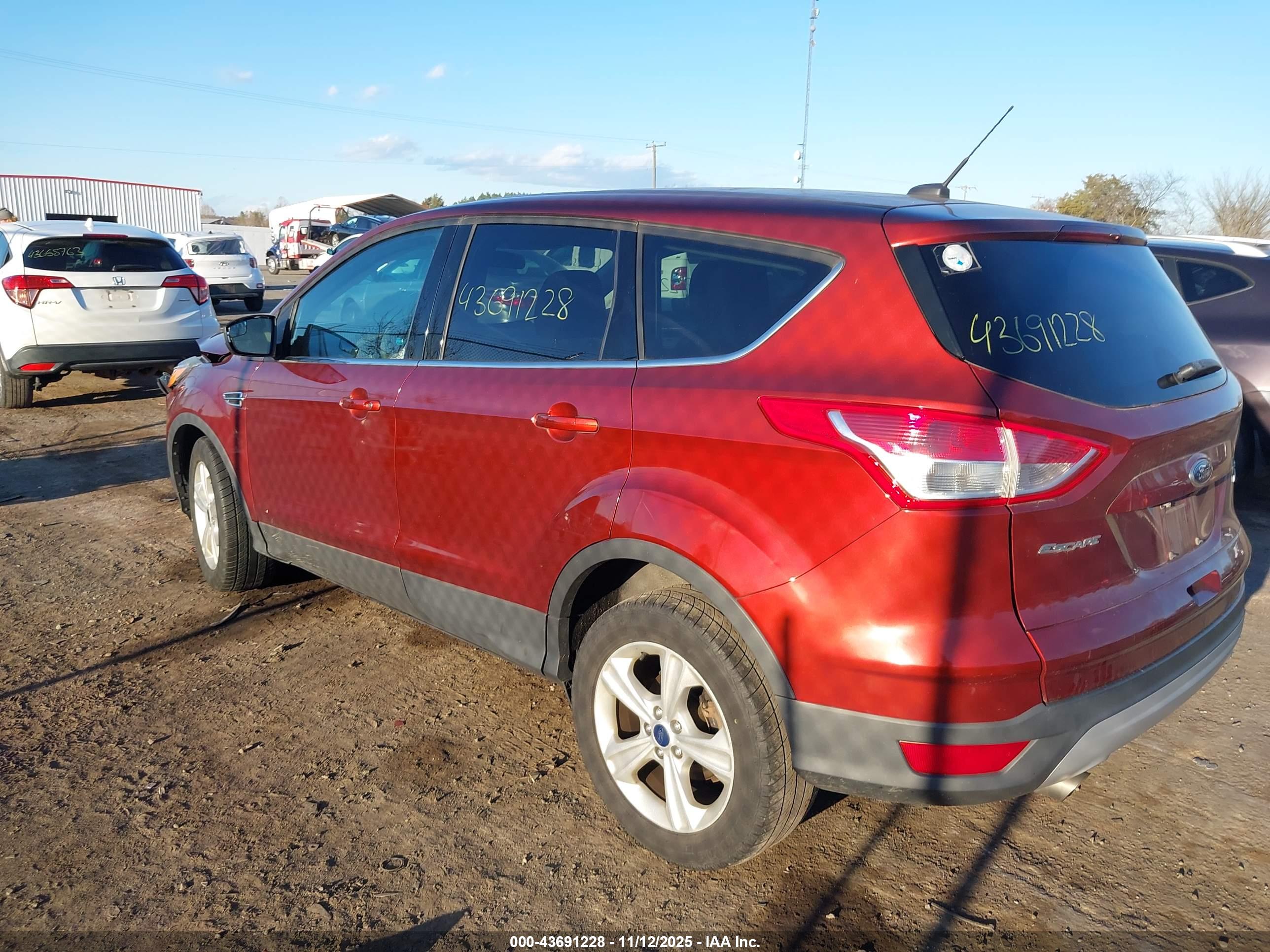 FORD ESCAPE image 3