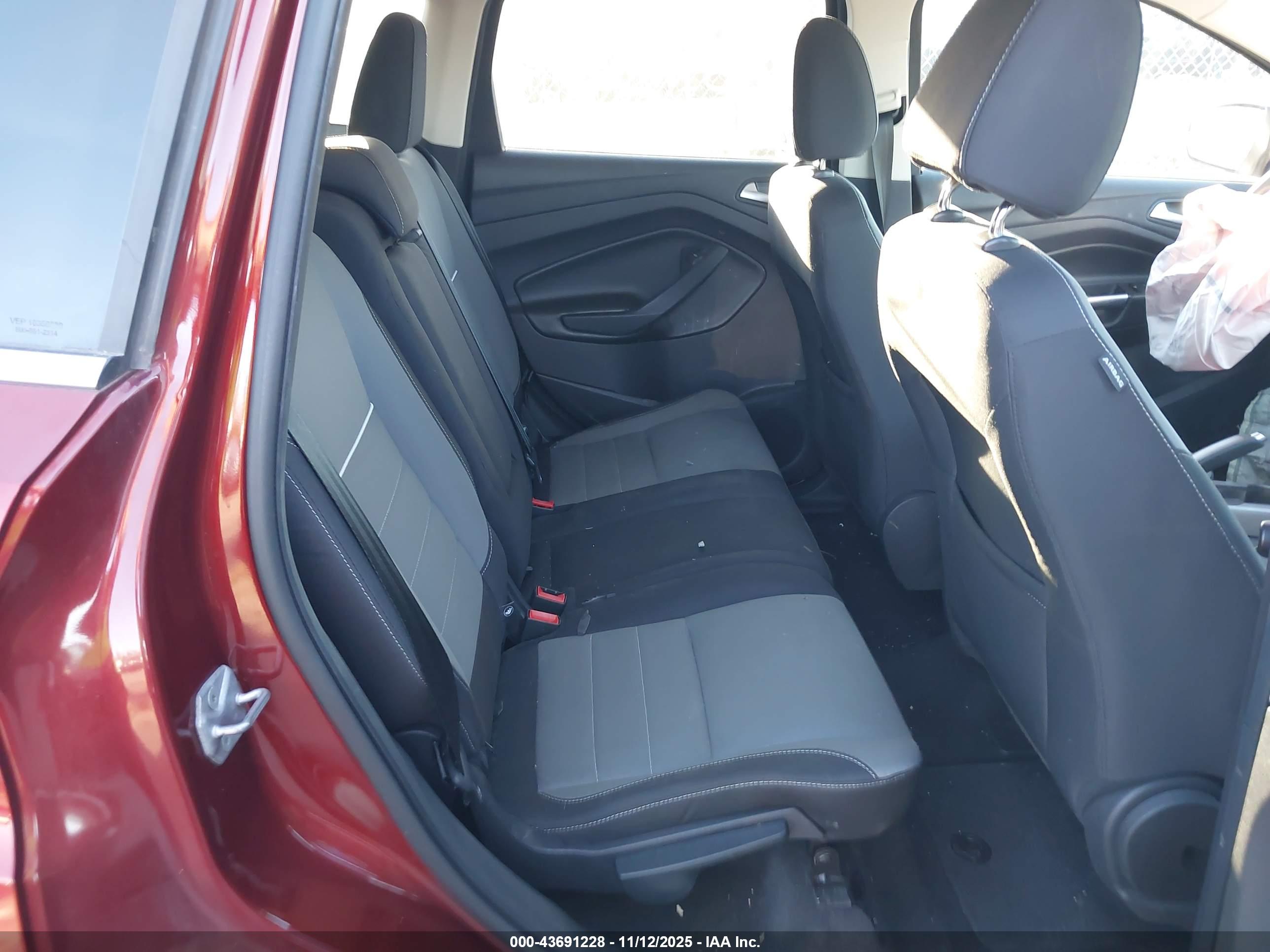 FORD ESCAPE image 8