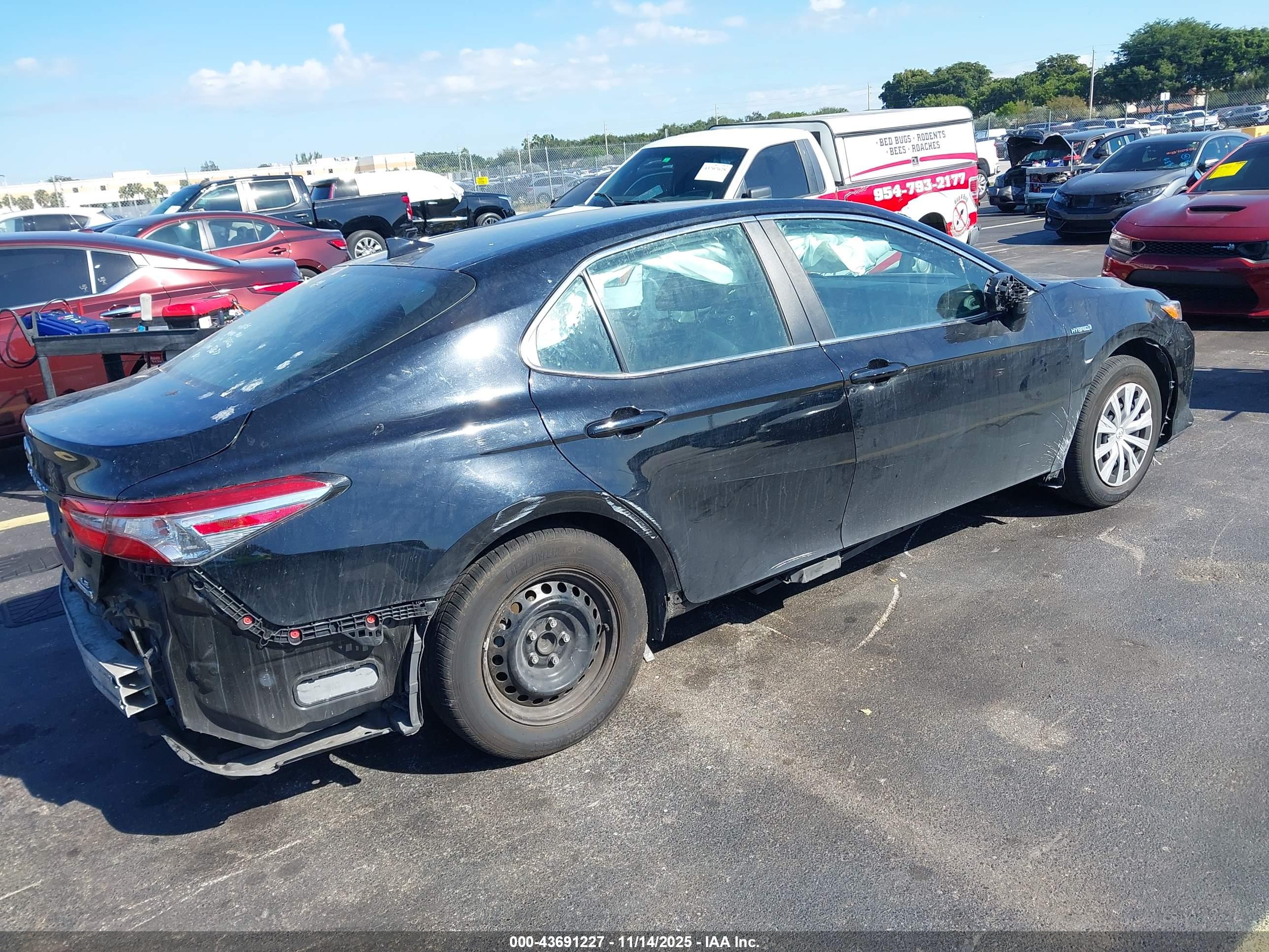 TOYOTA CAMRY image 4