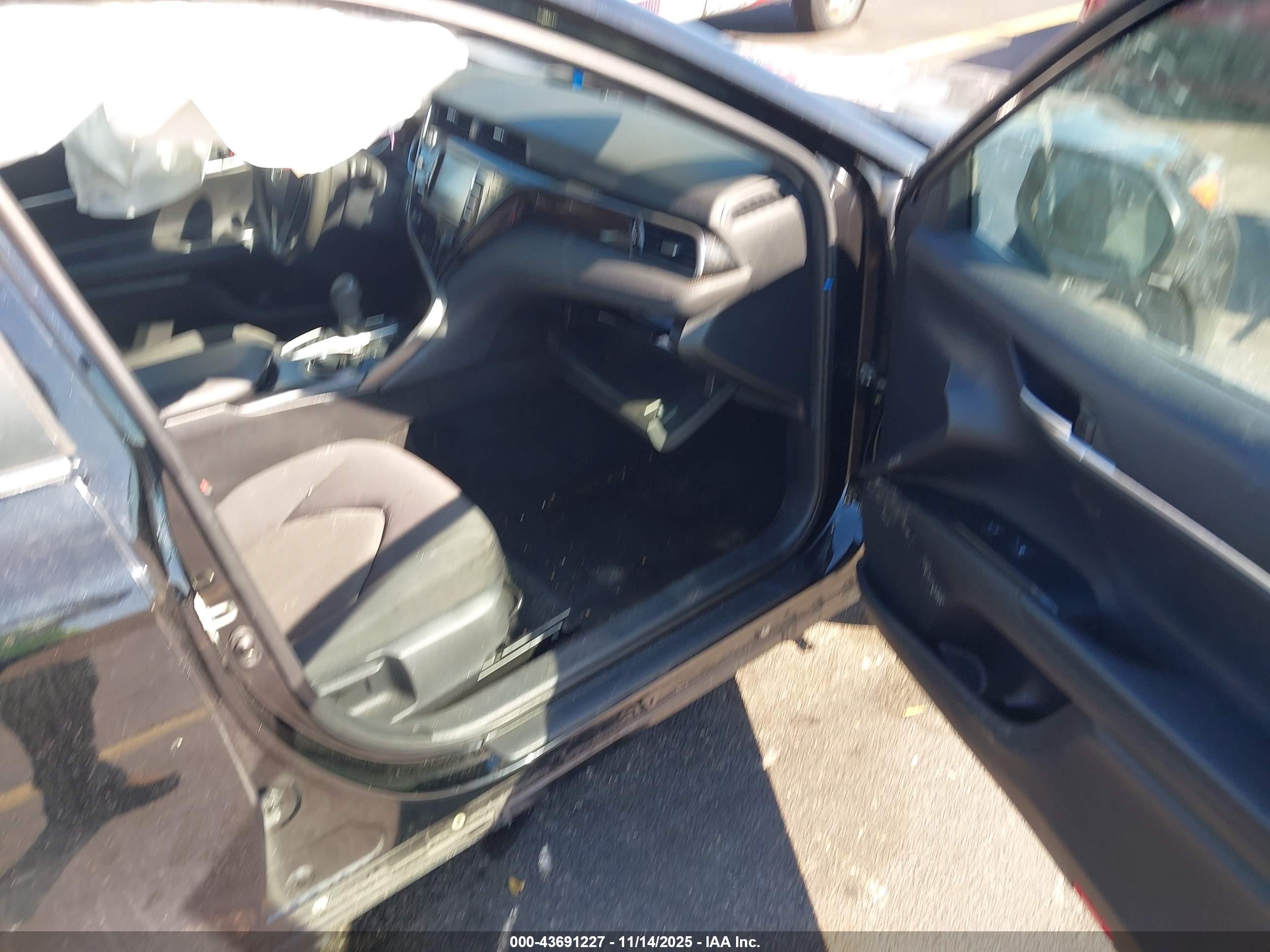 TOYOTA CAMRY image 5