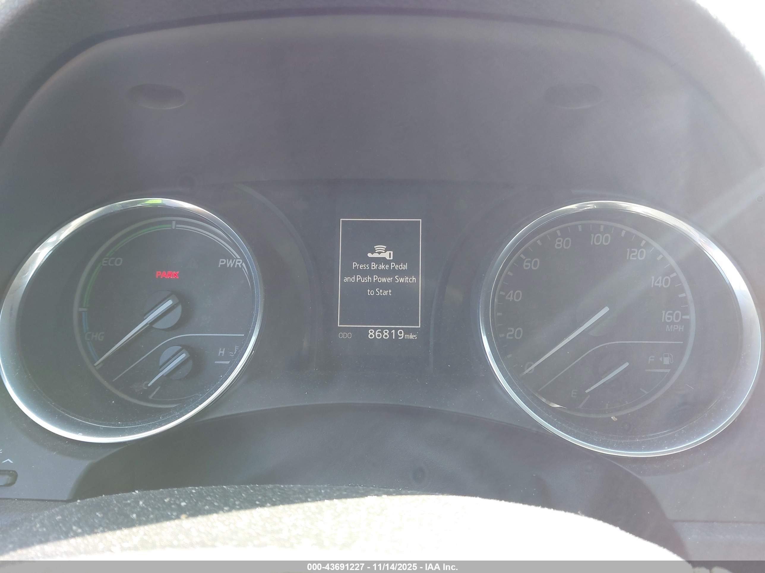 TOYOTA CAMRY image 7